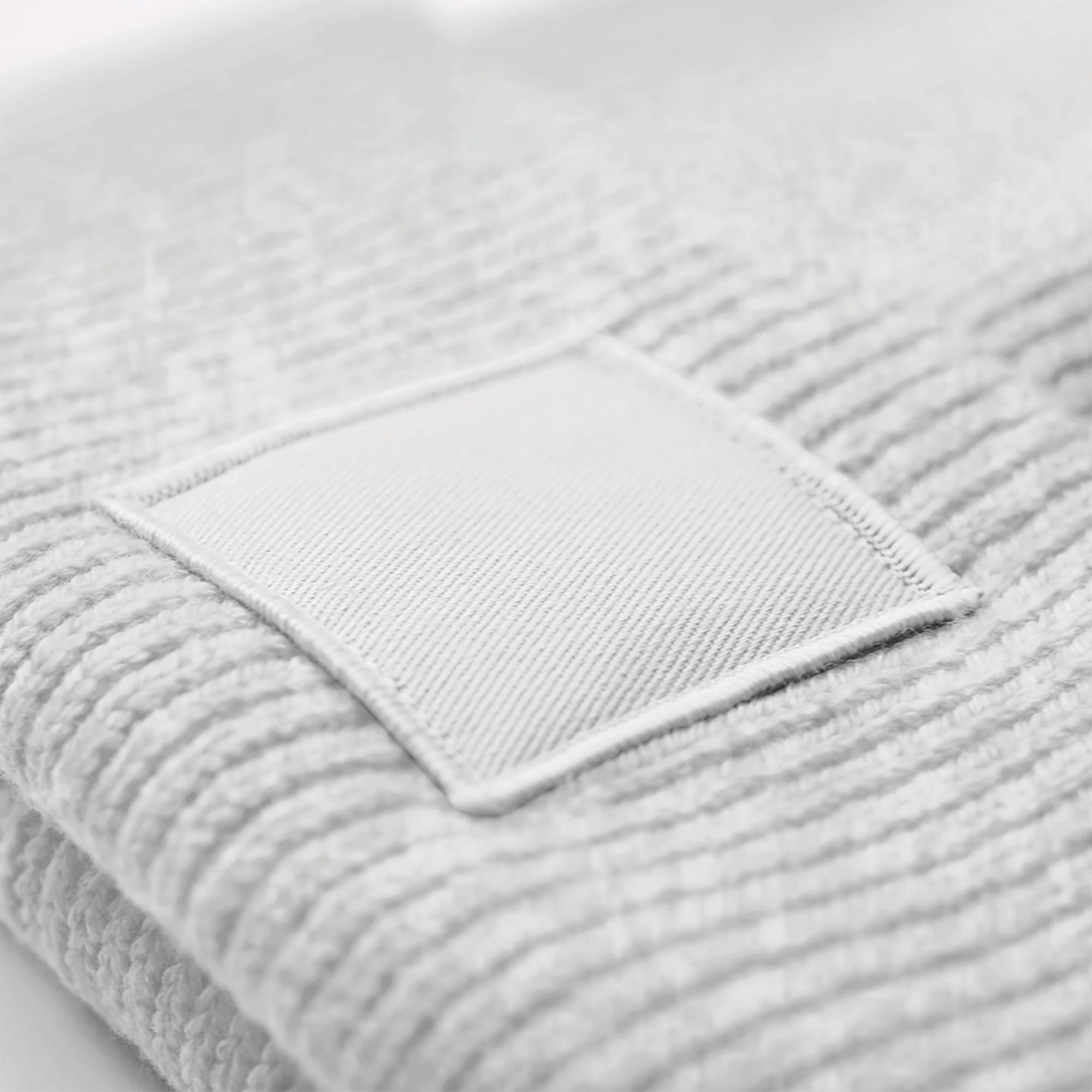 Bonnet à large revers avec patch ton sur ton - Image 8