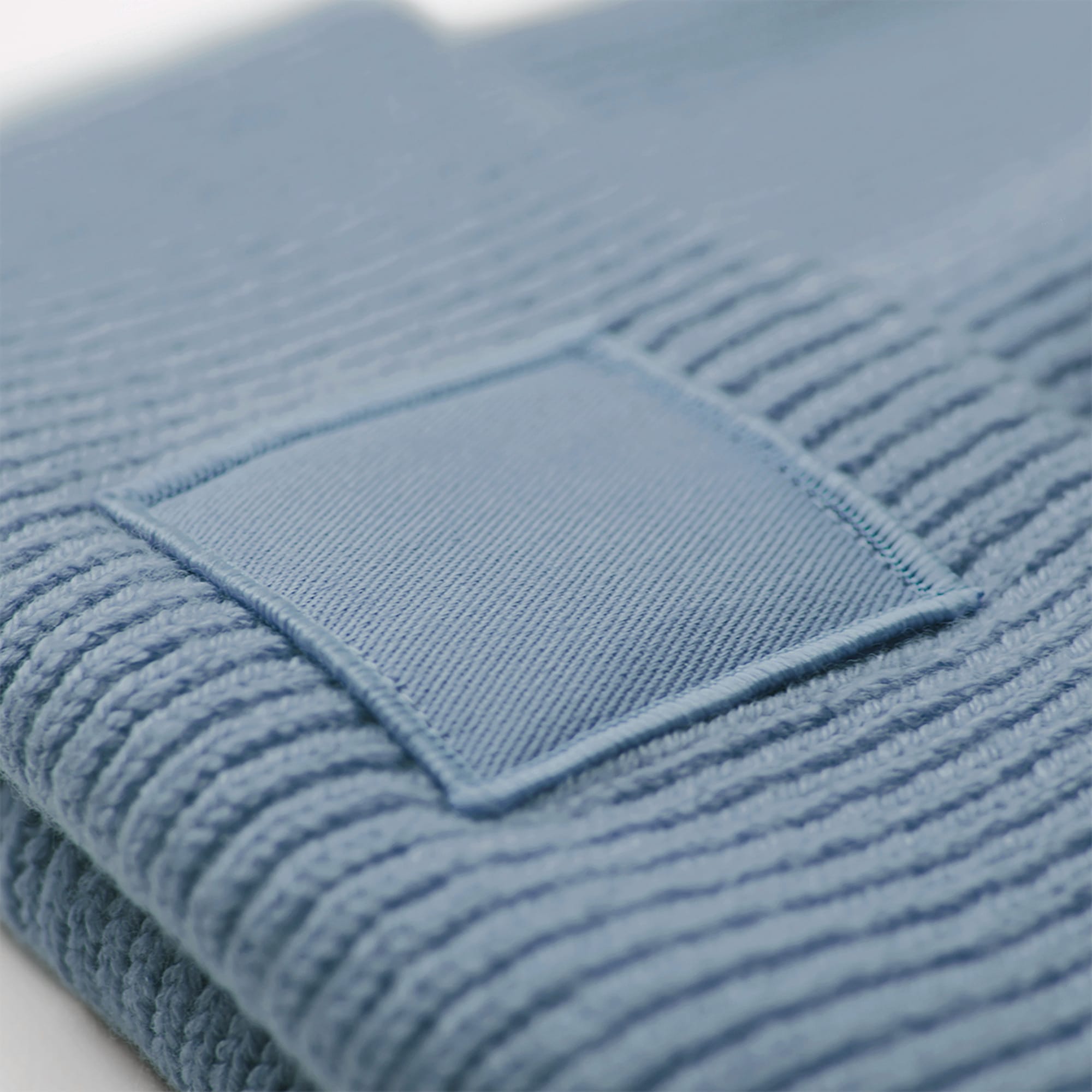 Bonnet à large revers avec patch ton sur ton - Image 9