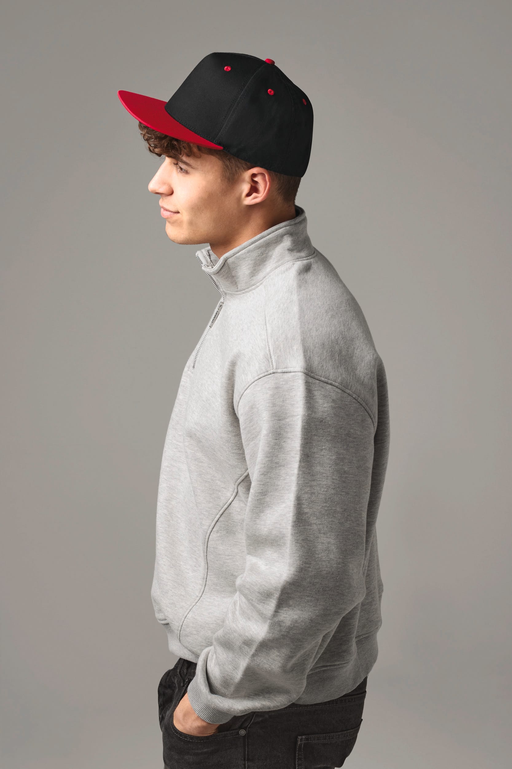 Boné Snapback com contraste - 5 painéis