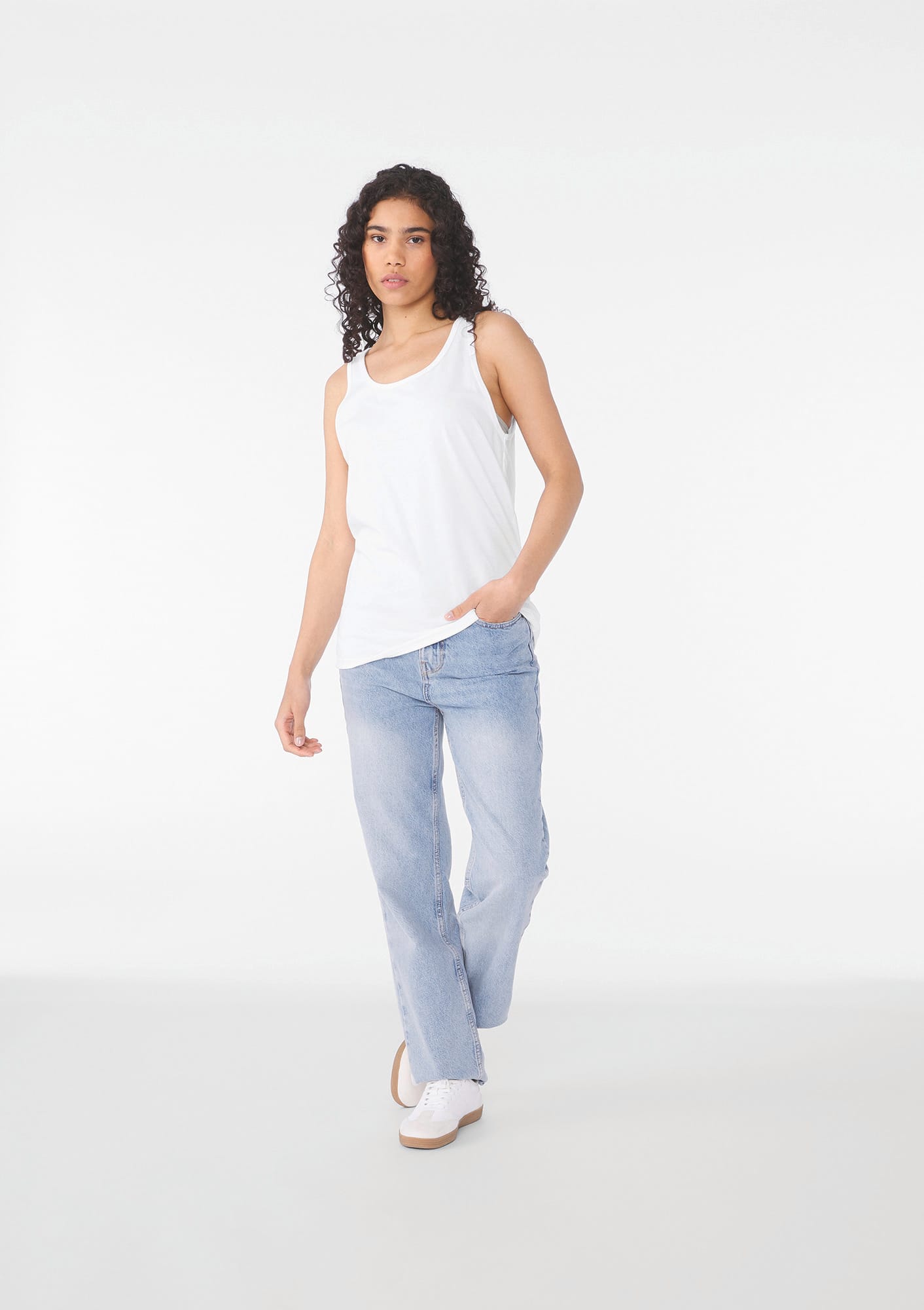 UNISEX JERSEY TANK T-shirt cava unissexo