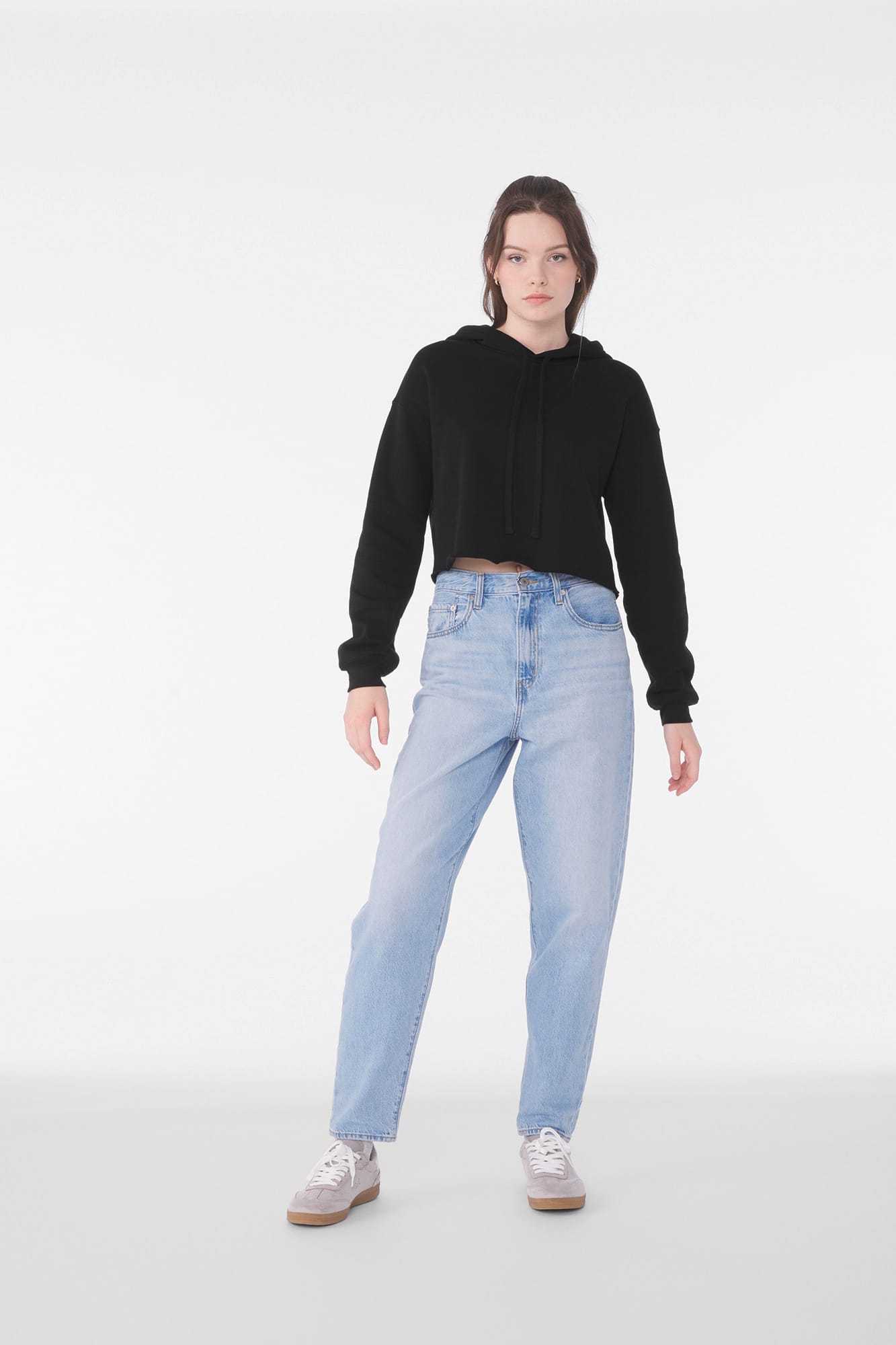 Sweatshirt «CROP» com capuz