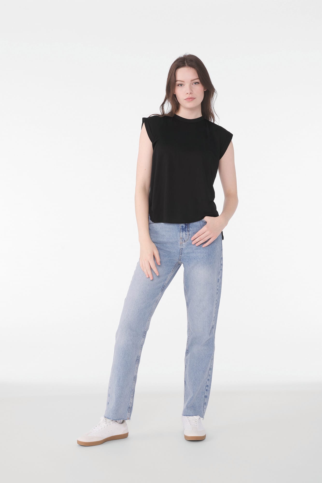 T-shirt Flowy manga enrolada