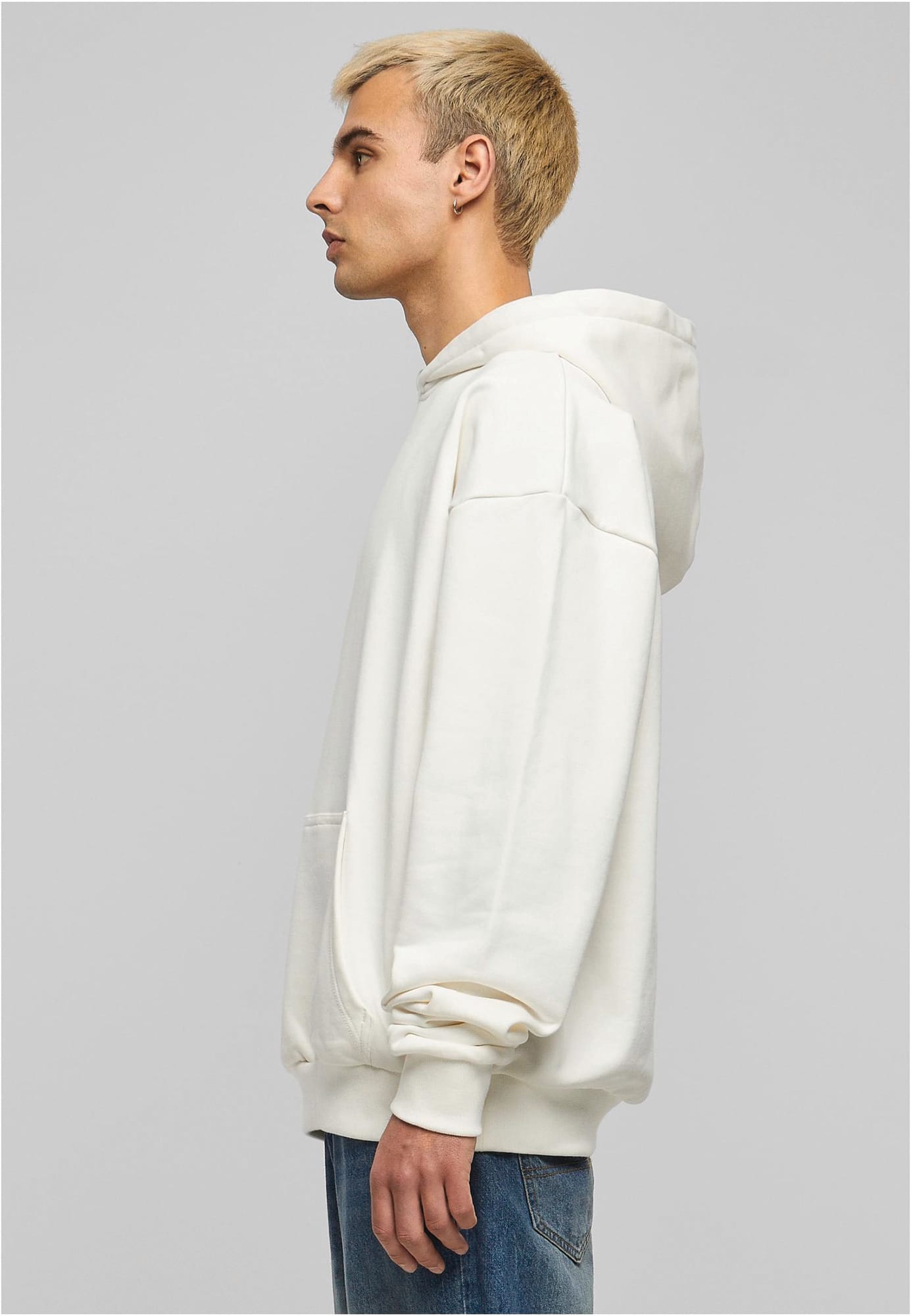 Sudadera con capucha de tejido grueso