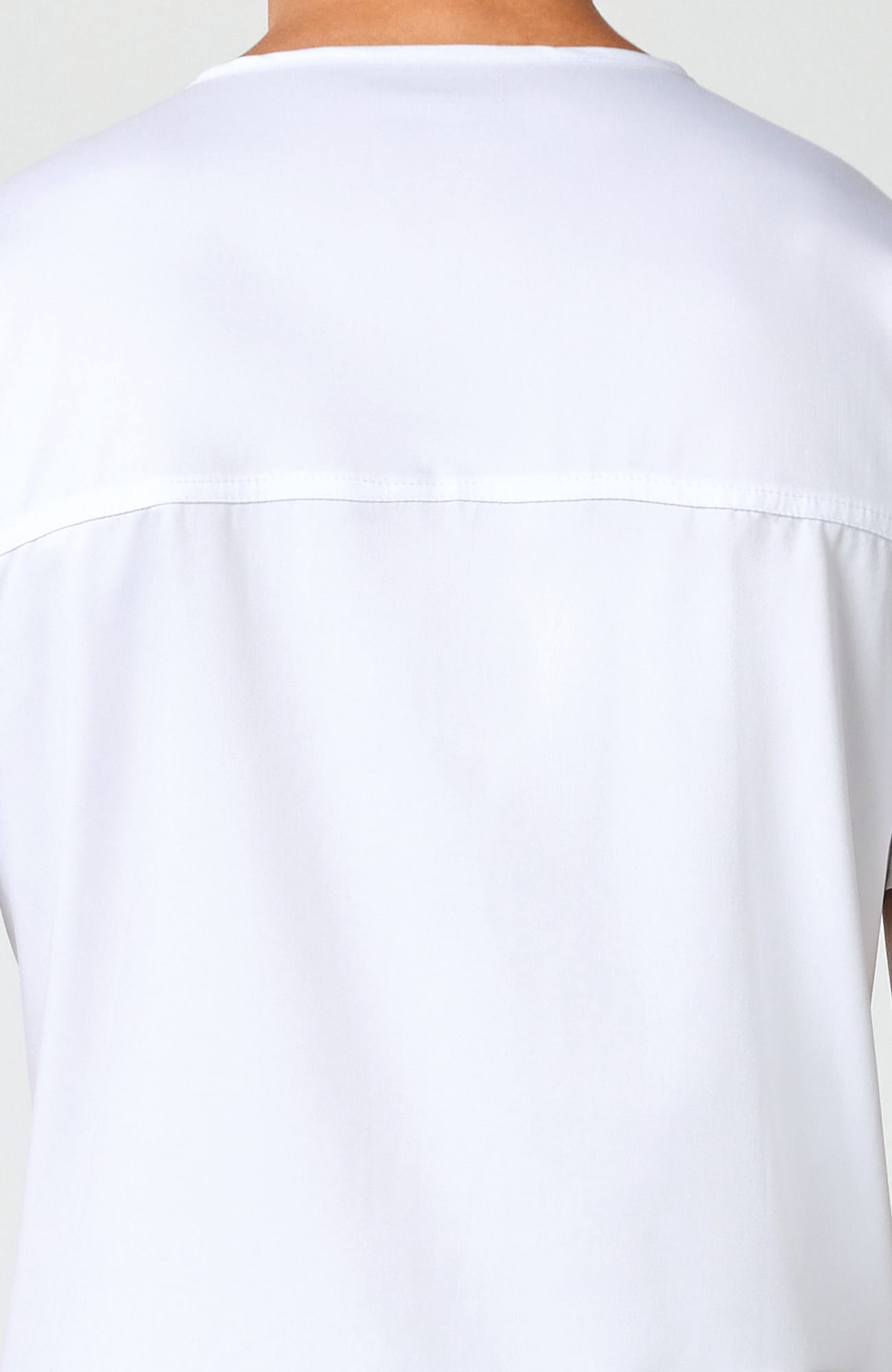 CAMISETA CUELLO PICO HOMBRE