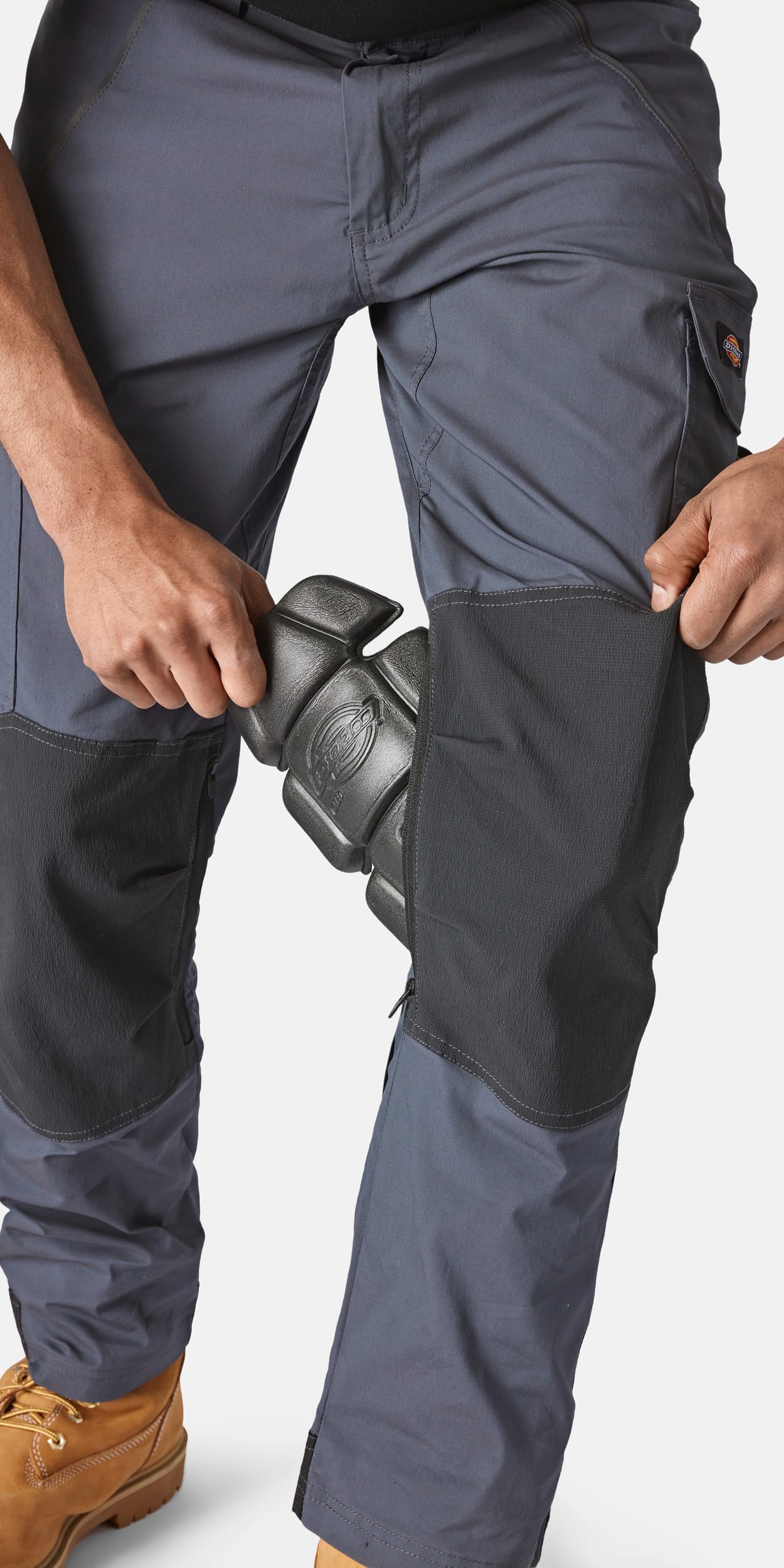 renfort au genou d'un pantalon de travail