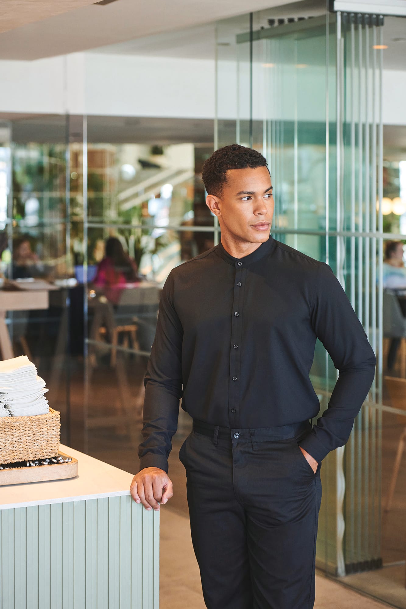 Camisa de homem com gola à padre