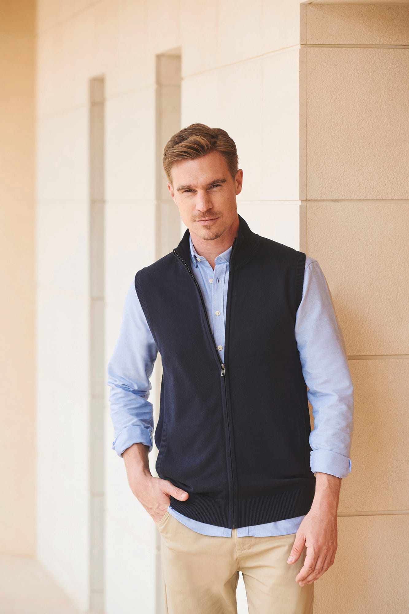 Colete com fecho sem mangas para homem