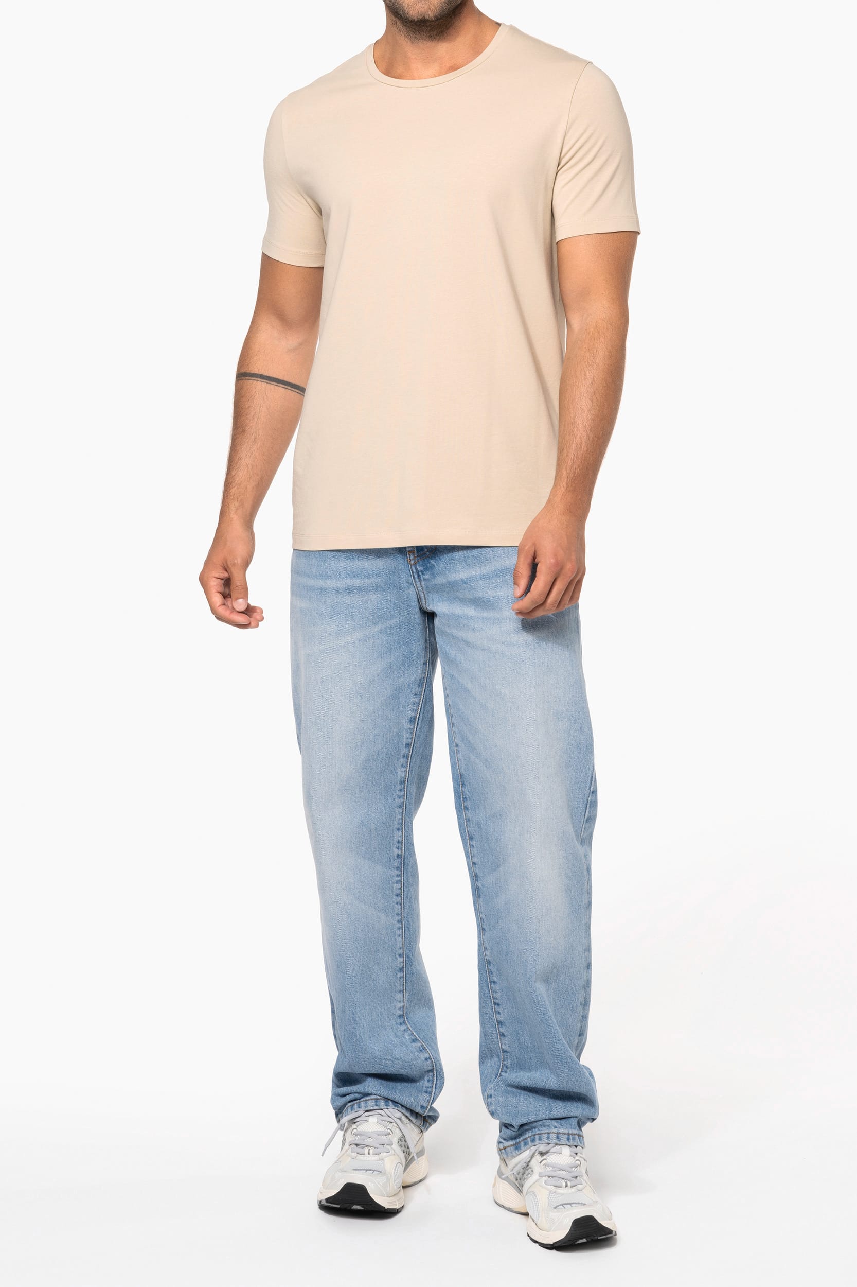 T-shirt decote redondo de manga curta