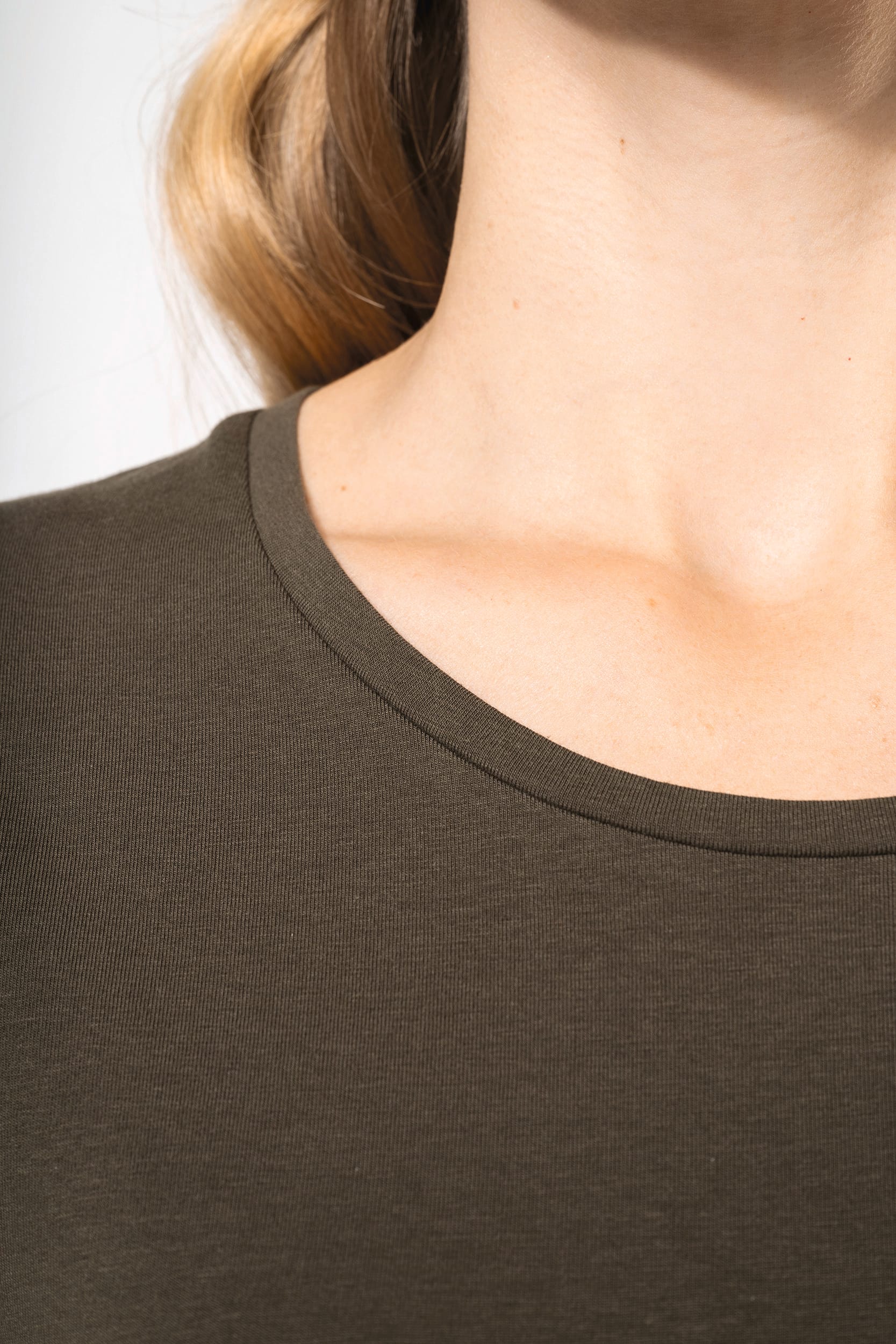 T-shirt col rond manches courtes femme - Image 3