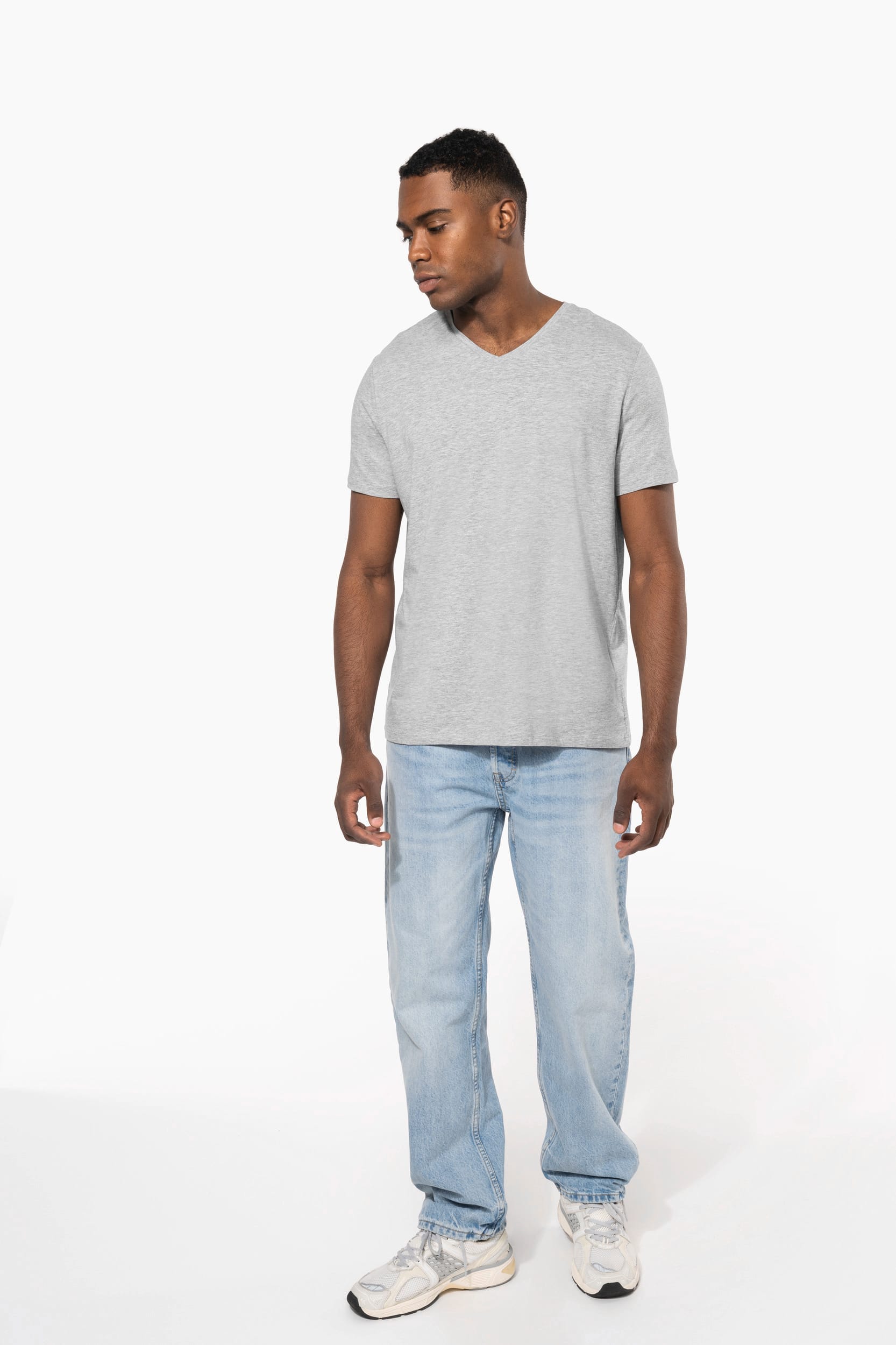 T-shirt manches courtes col V homme - Image 10