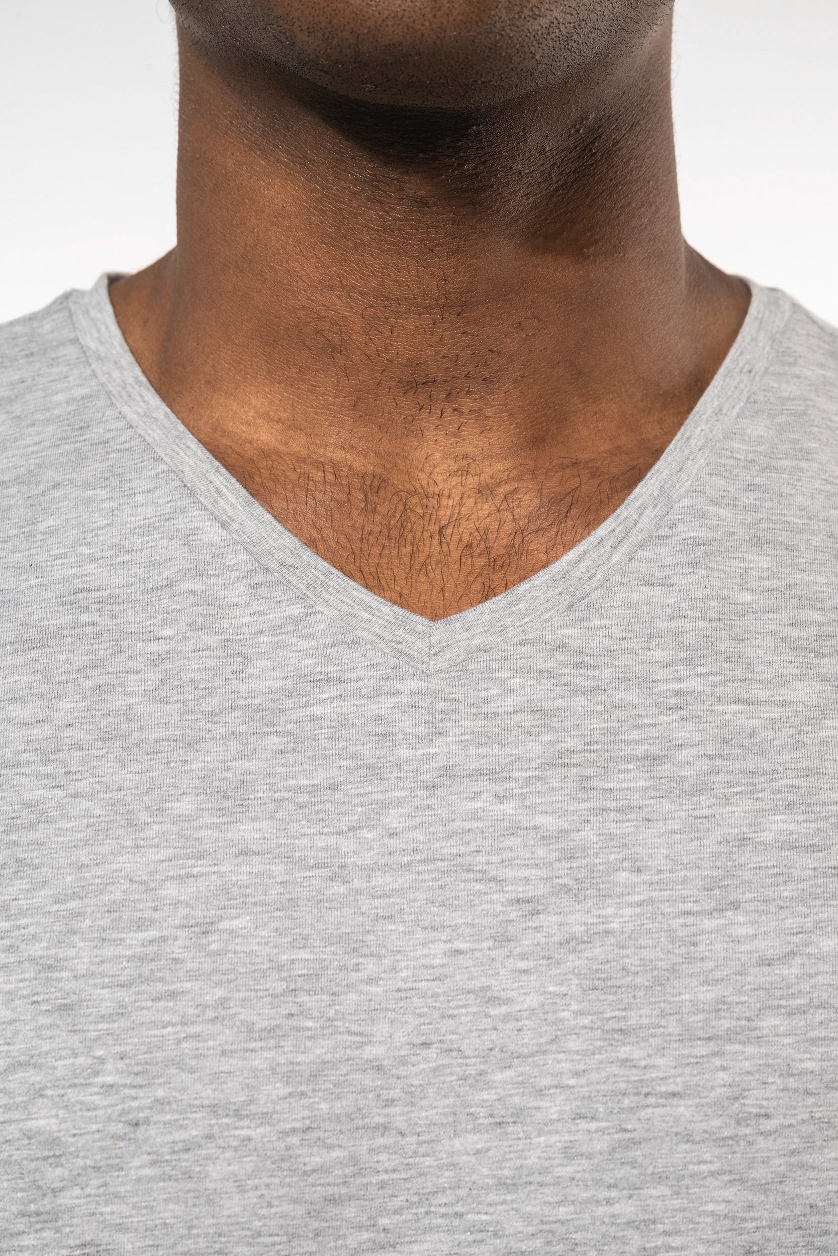 T-shirt manches courtes col V homme - Image 14