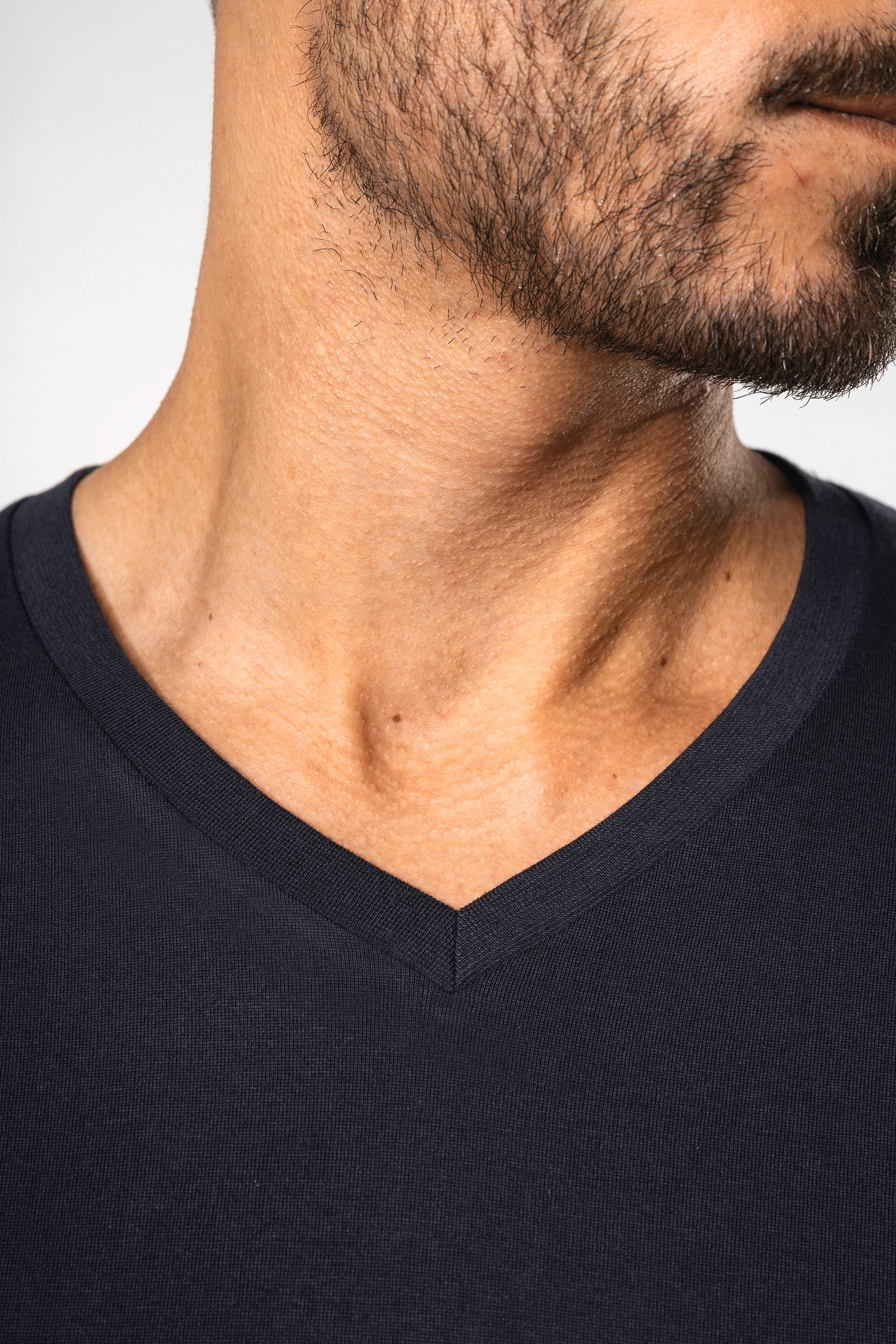 Camiseta BIO150 cuello de pico hombre