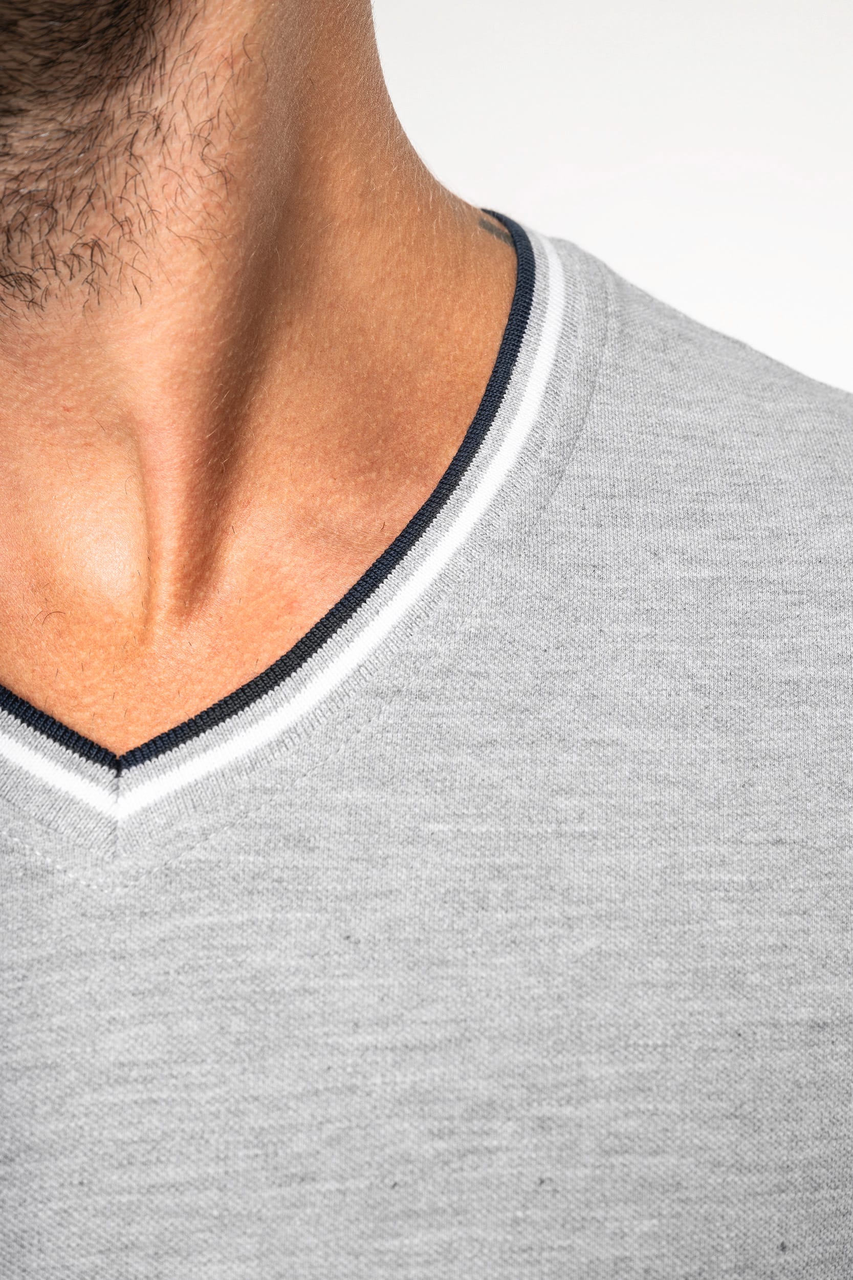 T-shirt maille piquée col V homme - Image 4