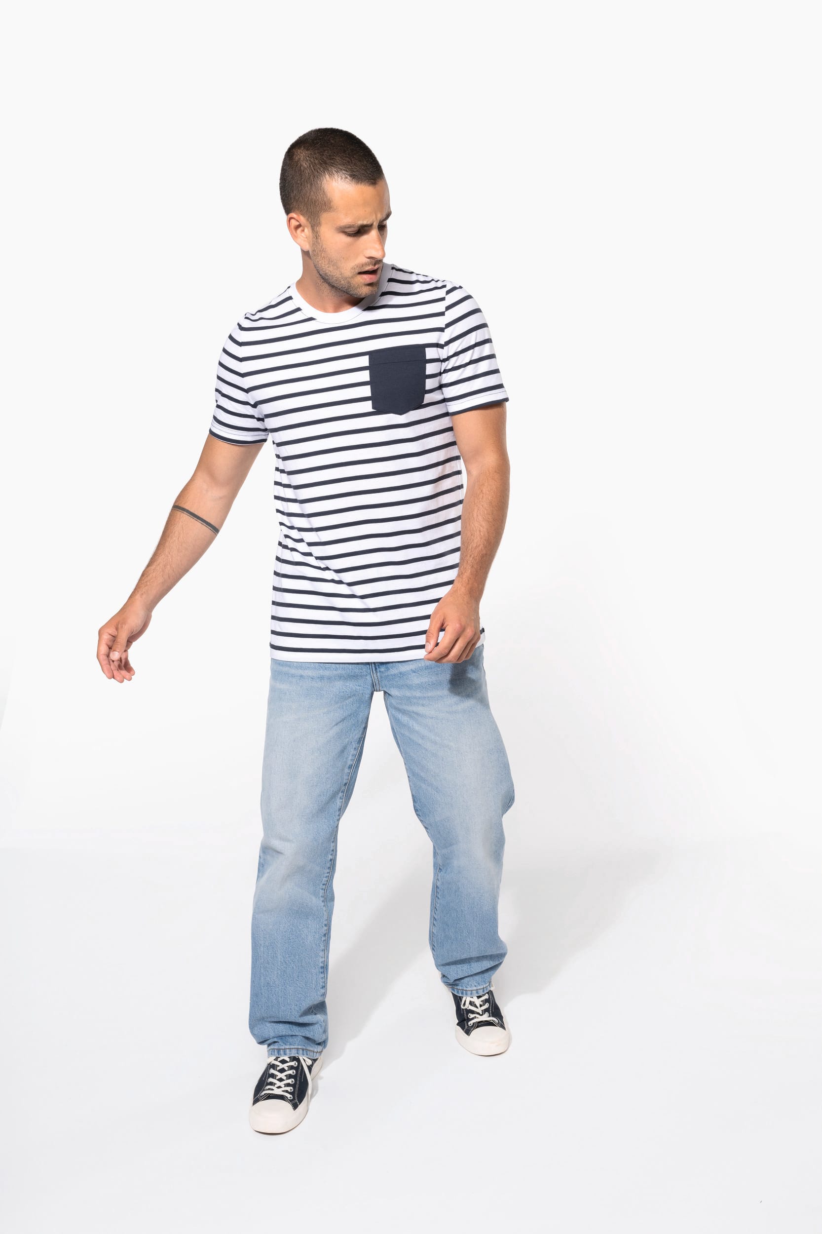 T-shirt rayé marin avec poche manches courtes homme - Image 7