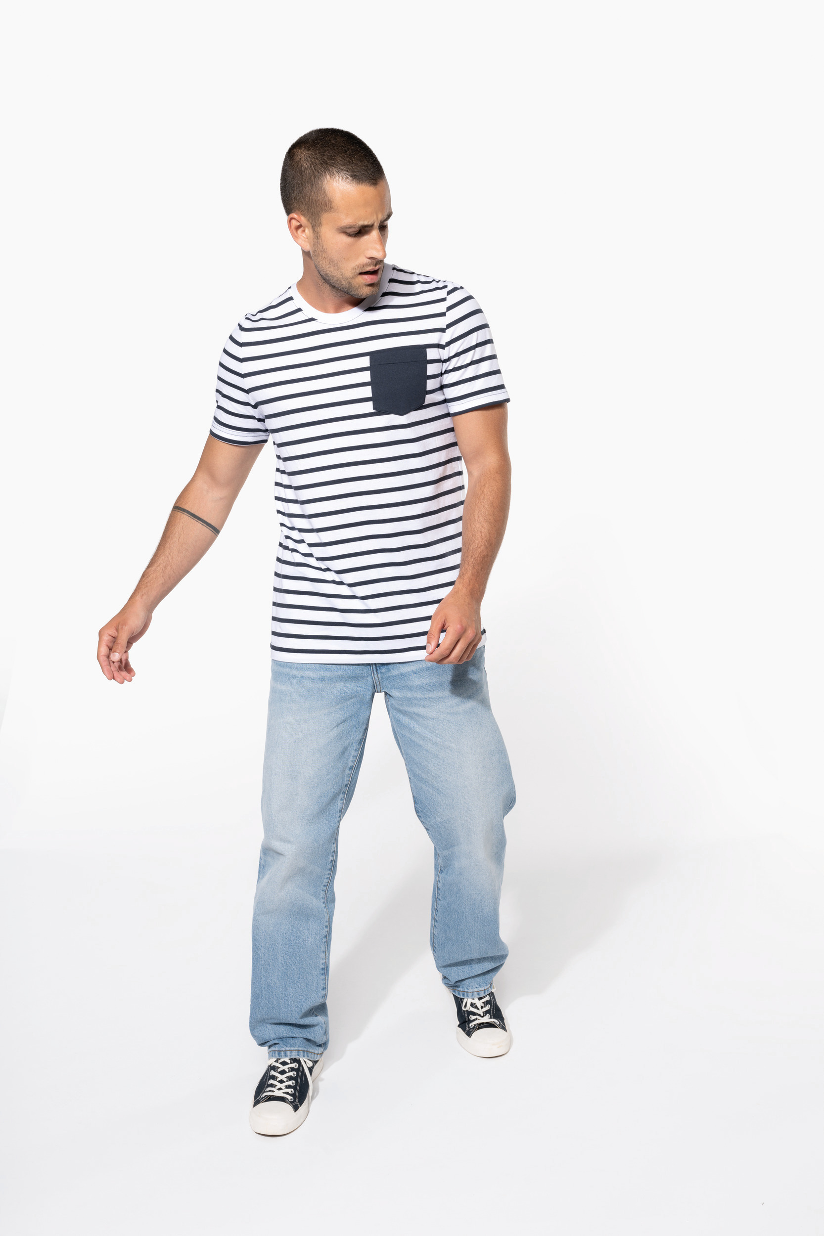 Gestreept T-shirt met zak en korte mouwen