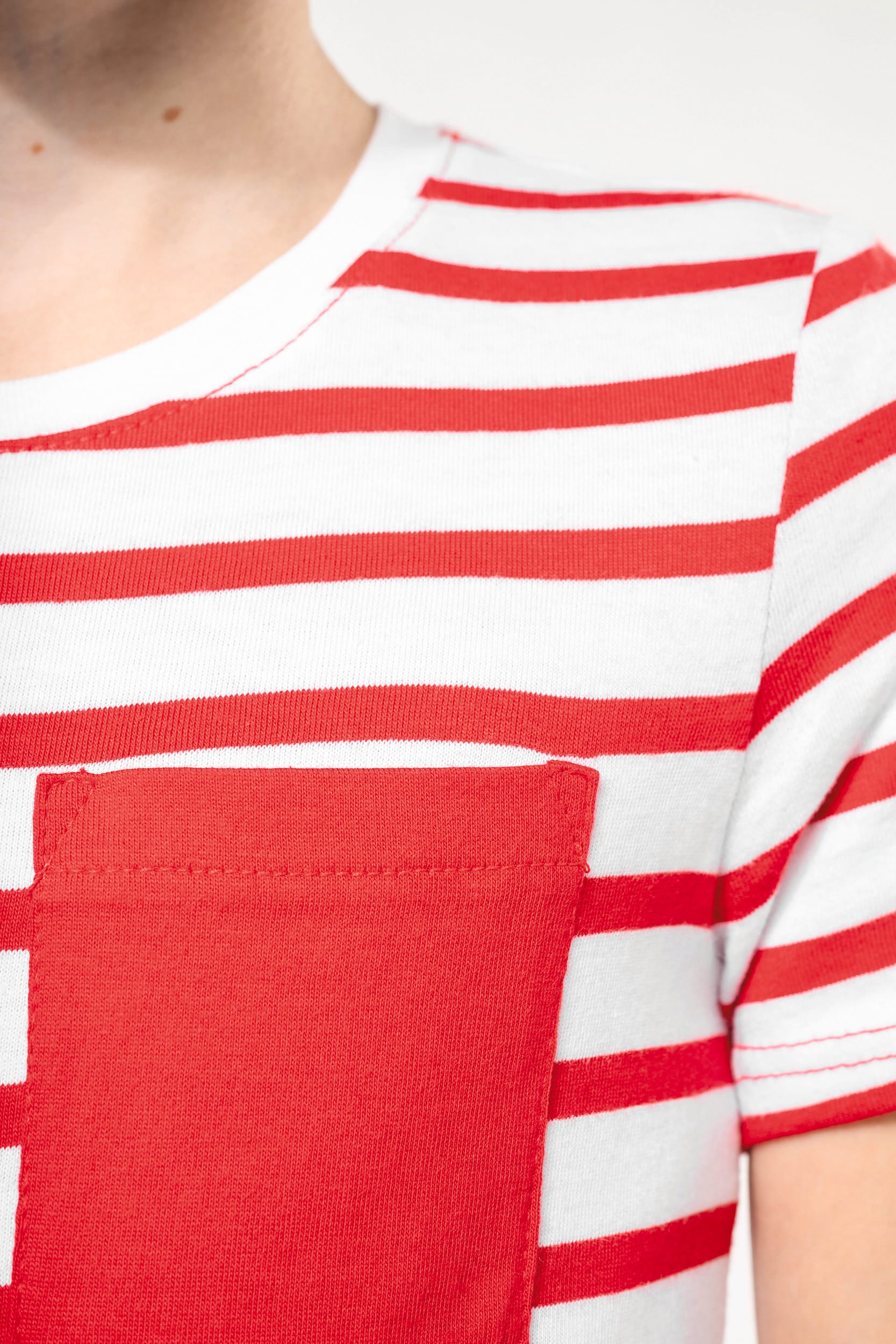 T-shirt rayé marin avec poche manches courtes enfant - Image 6