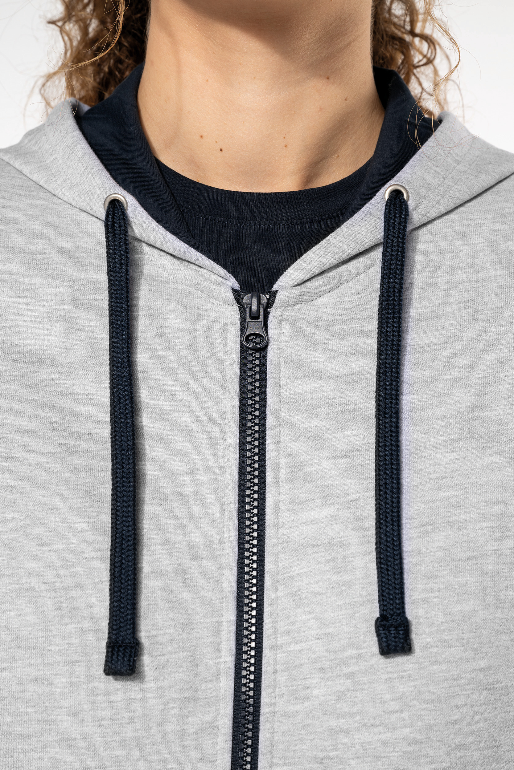 Damessweater met rits en capuchon in contrasterende kleur