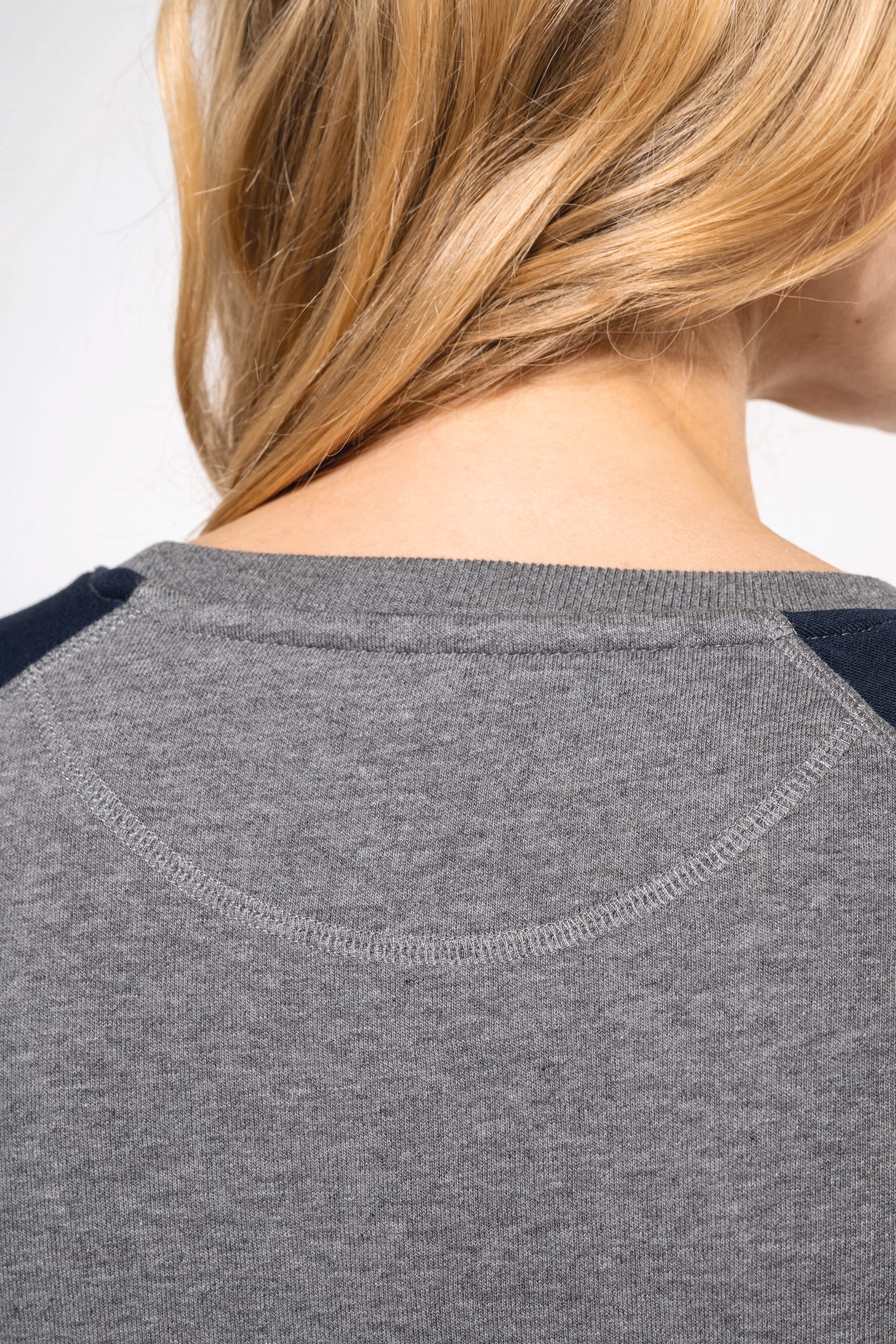 Sweatshirt BIO French Terry bicolor de senhora com decote redondo e mangas raglan