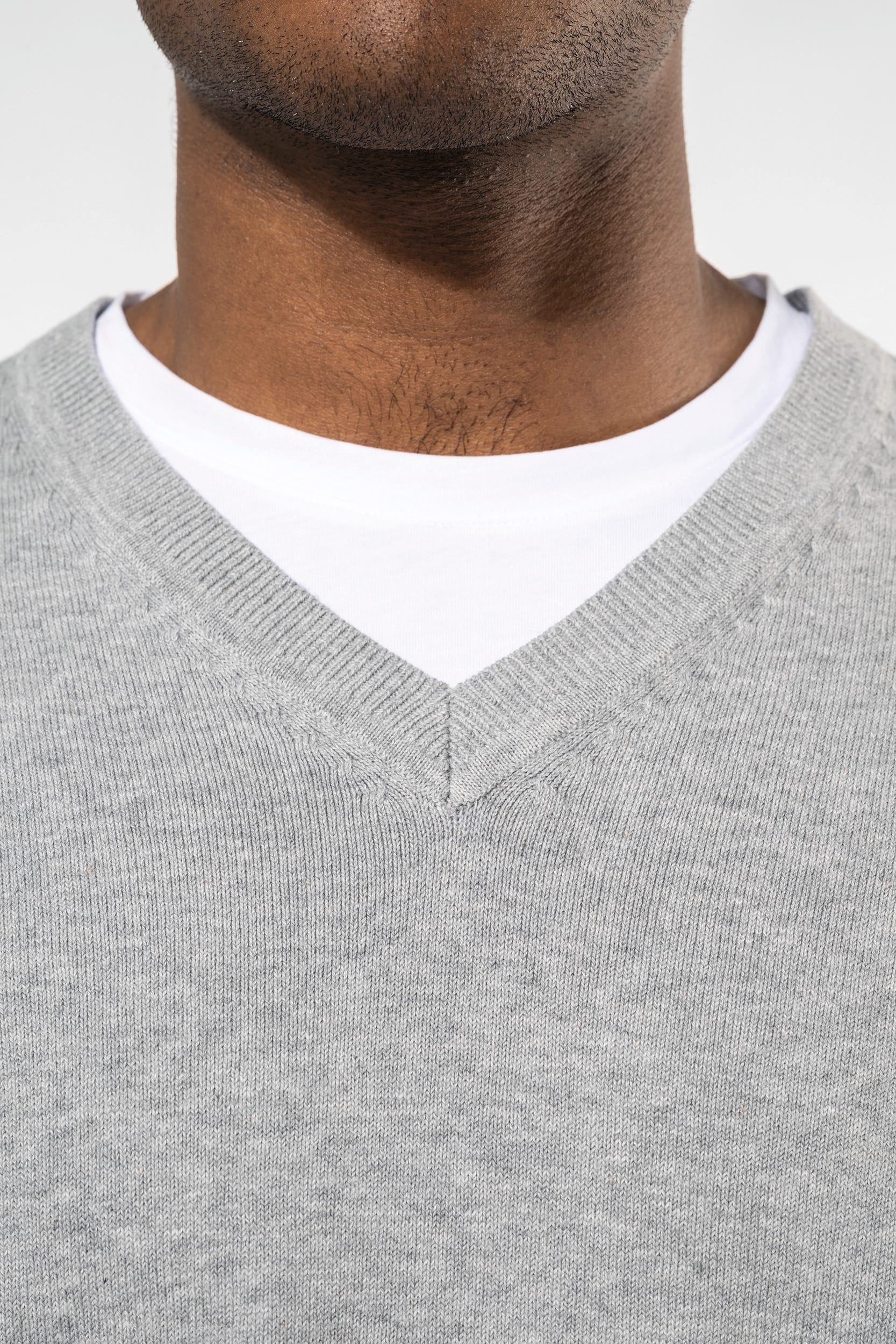 Pullover premium com decote V