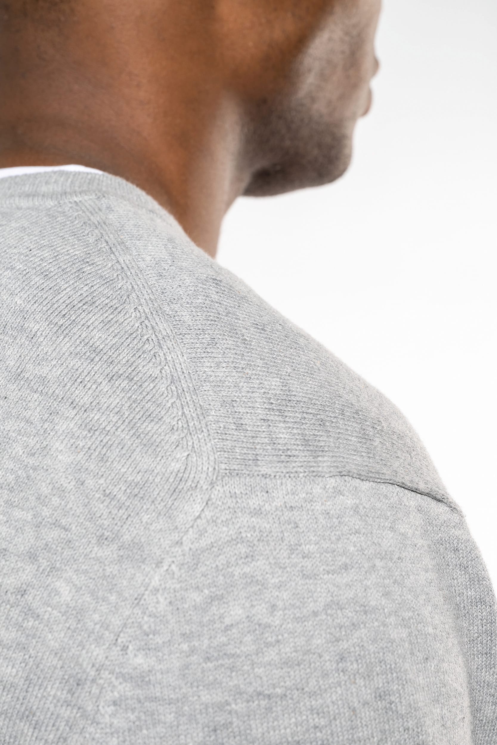 Pullover premium com decote V