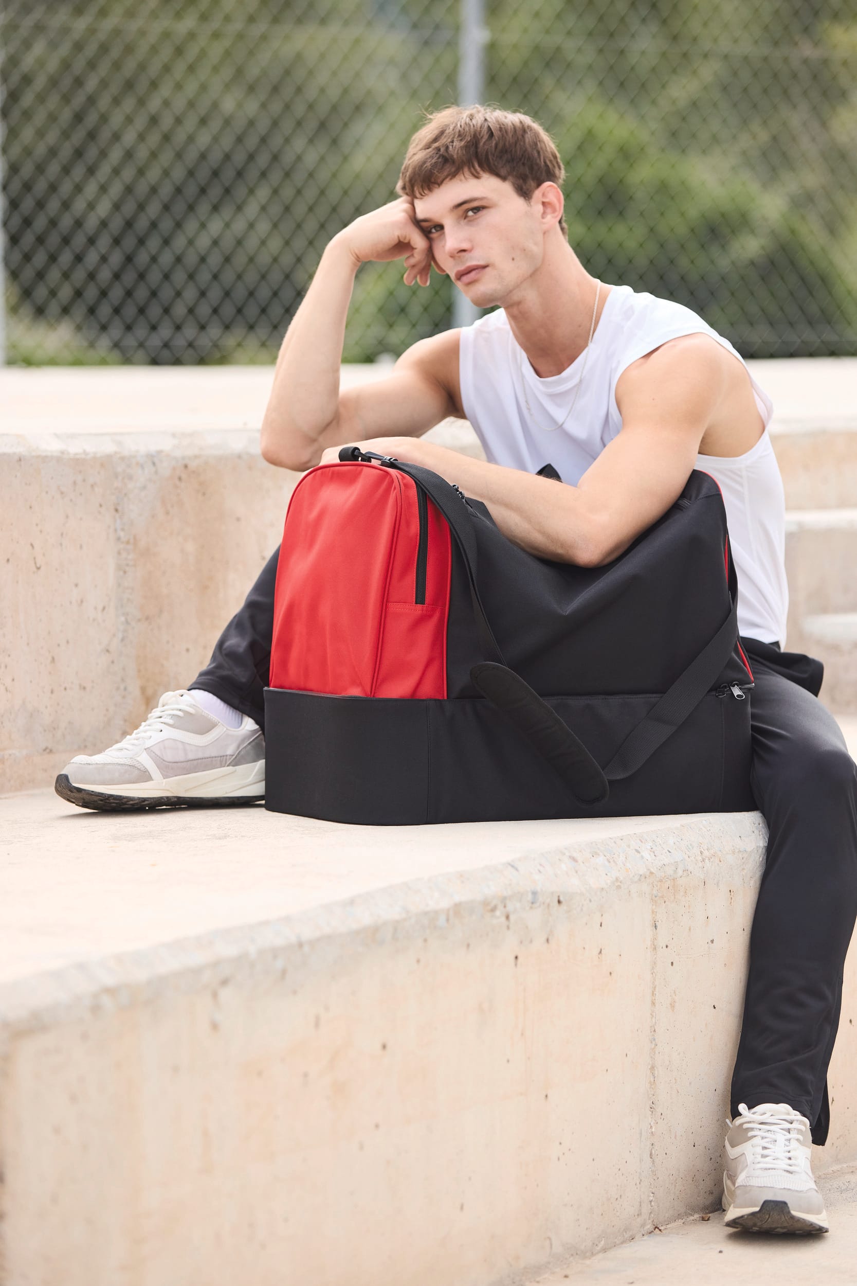 Saco de desporto com fundo rígido