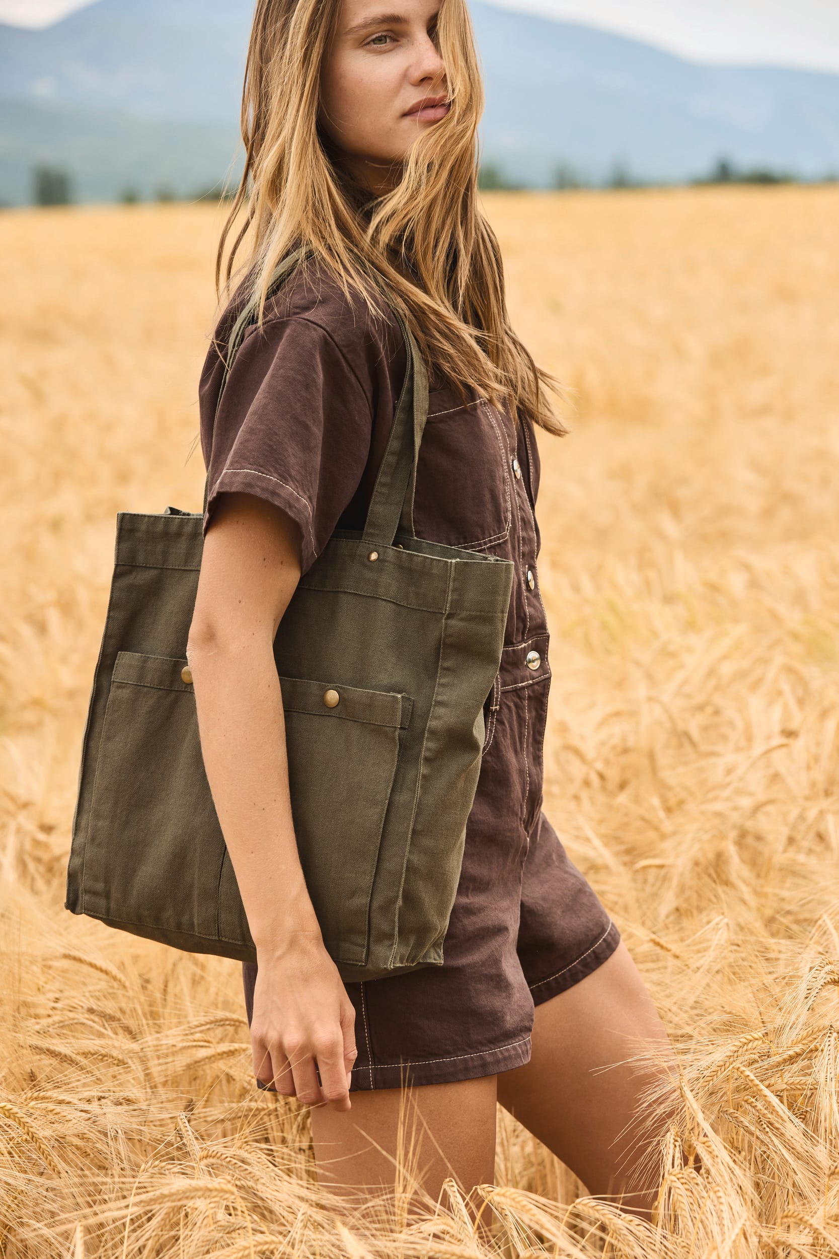 Bolsa com dois bolsos frontais