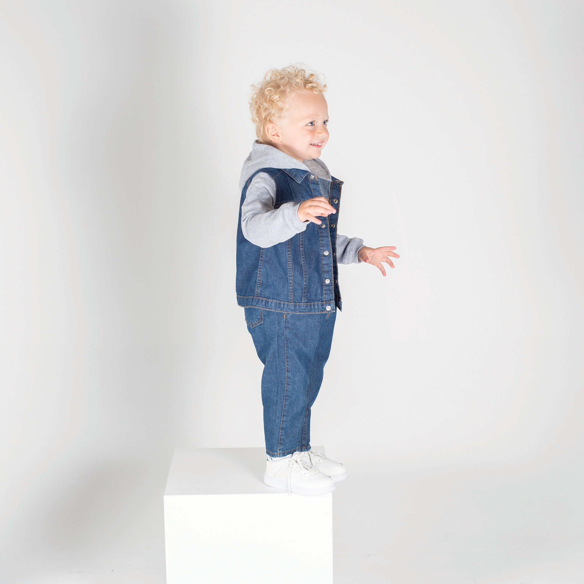 Jeansjasje met capuchon voor kinderen
