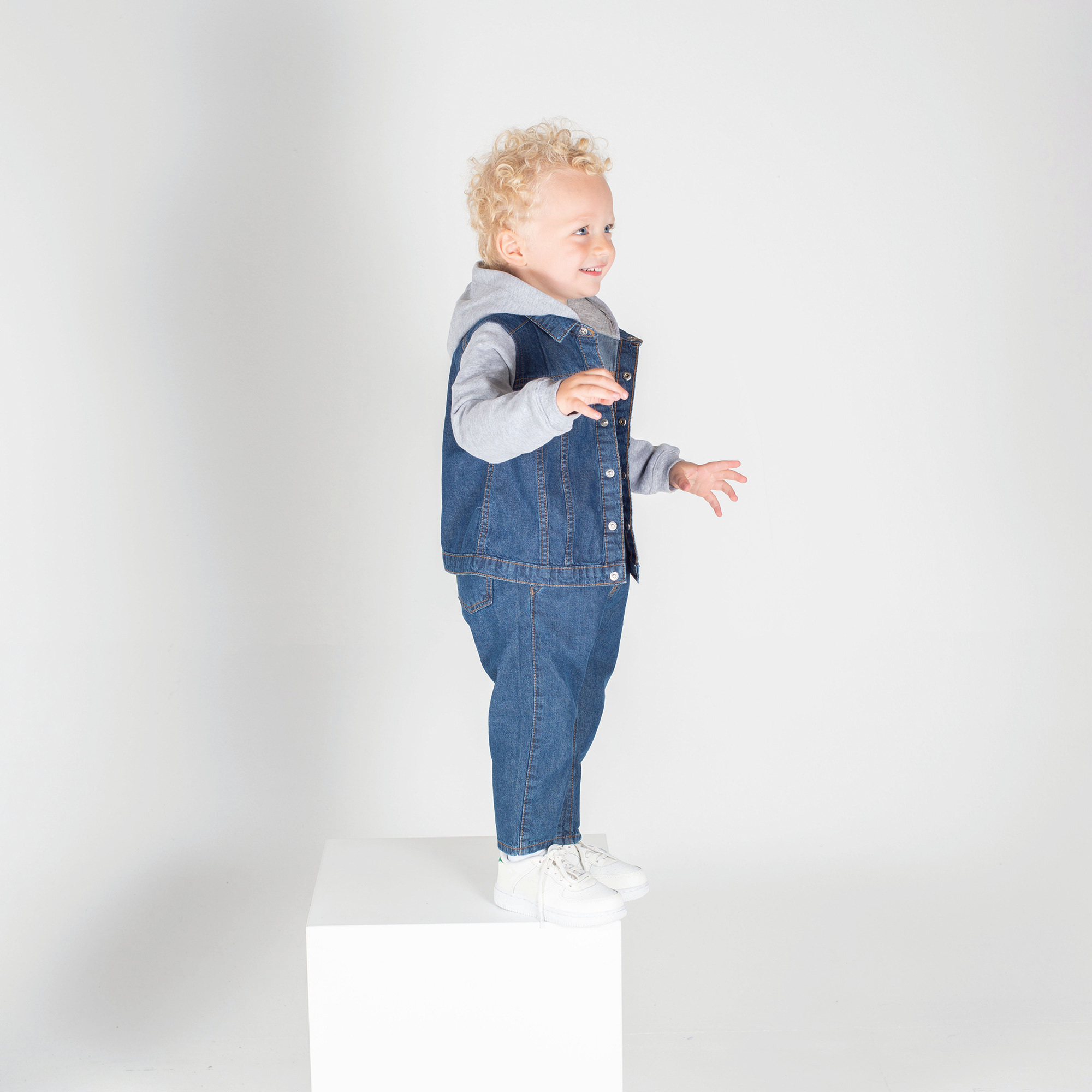 Jeansjasje met capuchon voor kinderen
