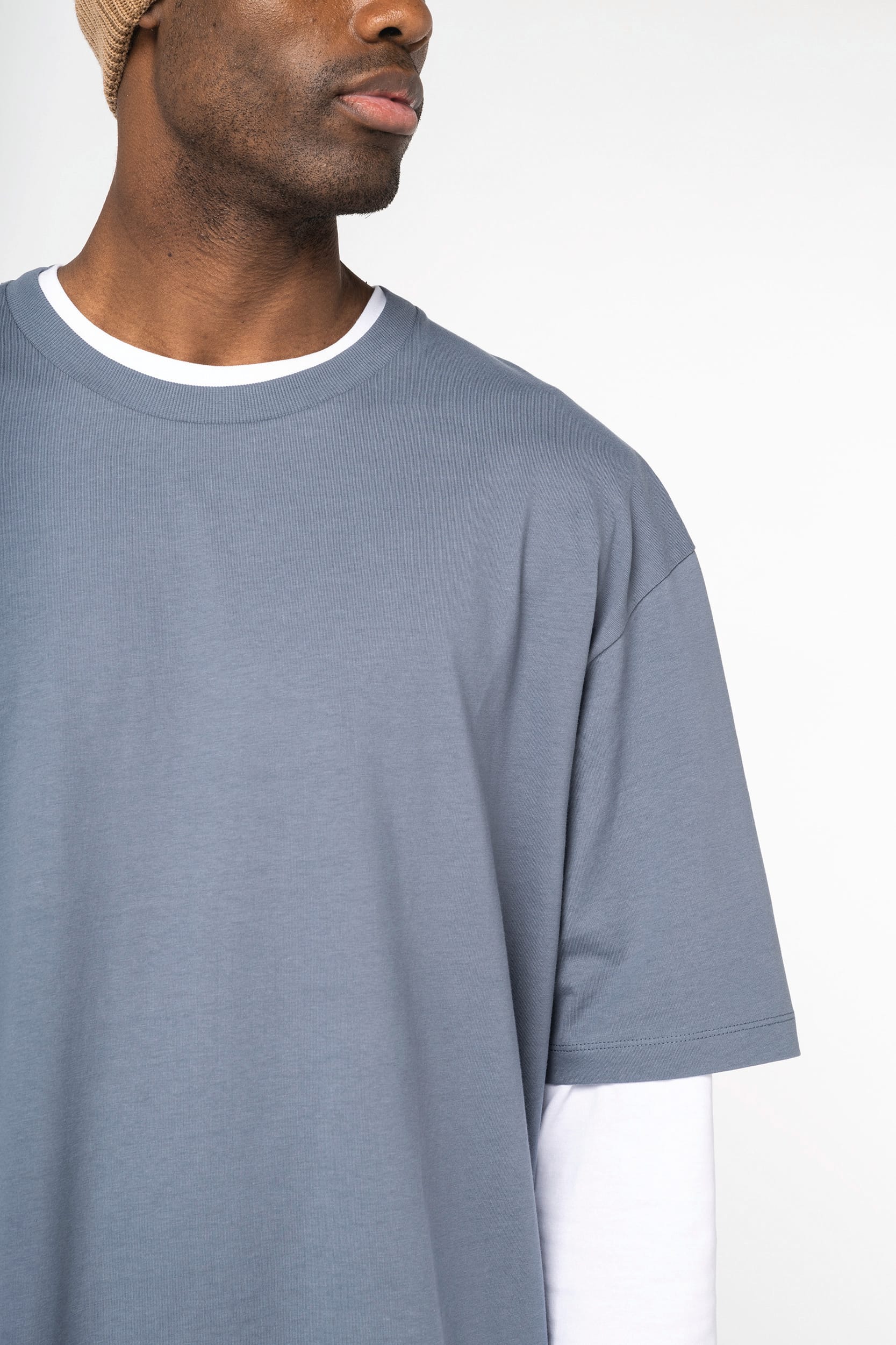 T-shirt mangas descaídas de homem