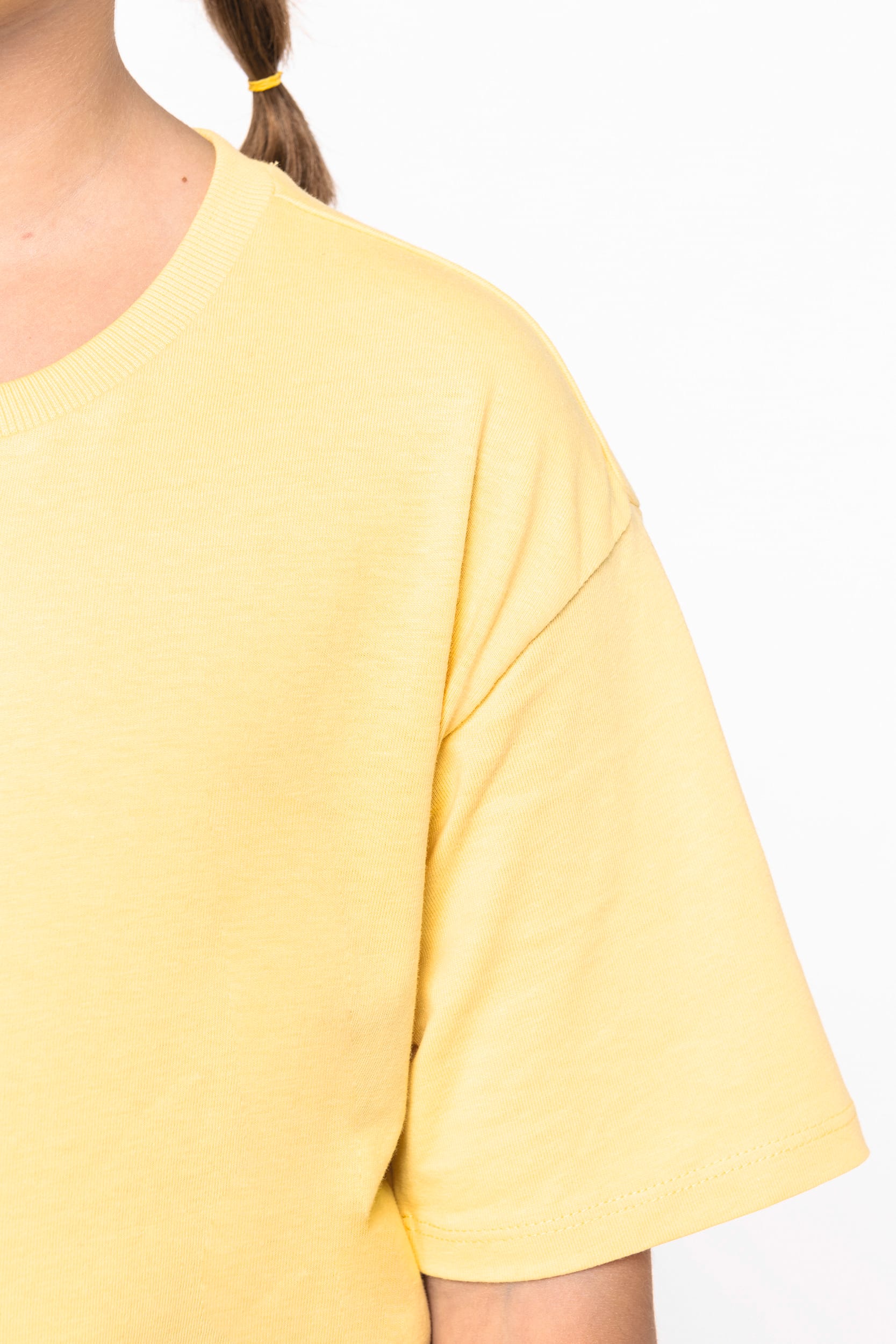 T-shirt mangas descaídas de criança