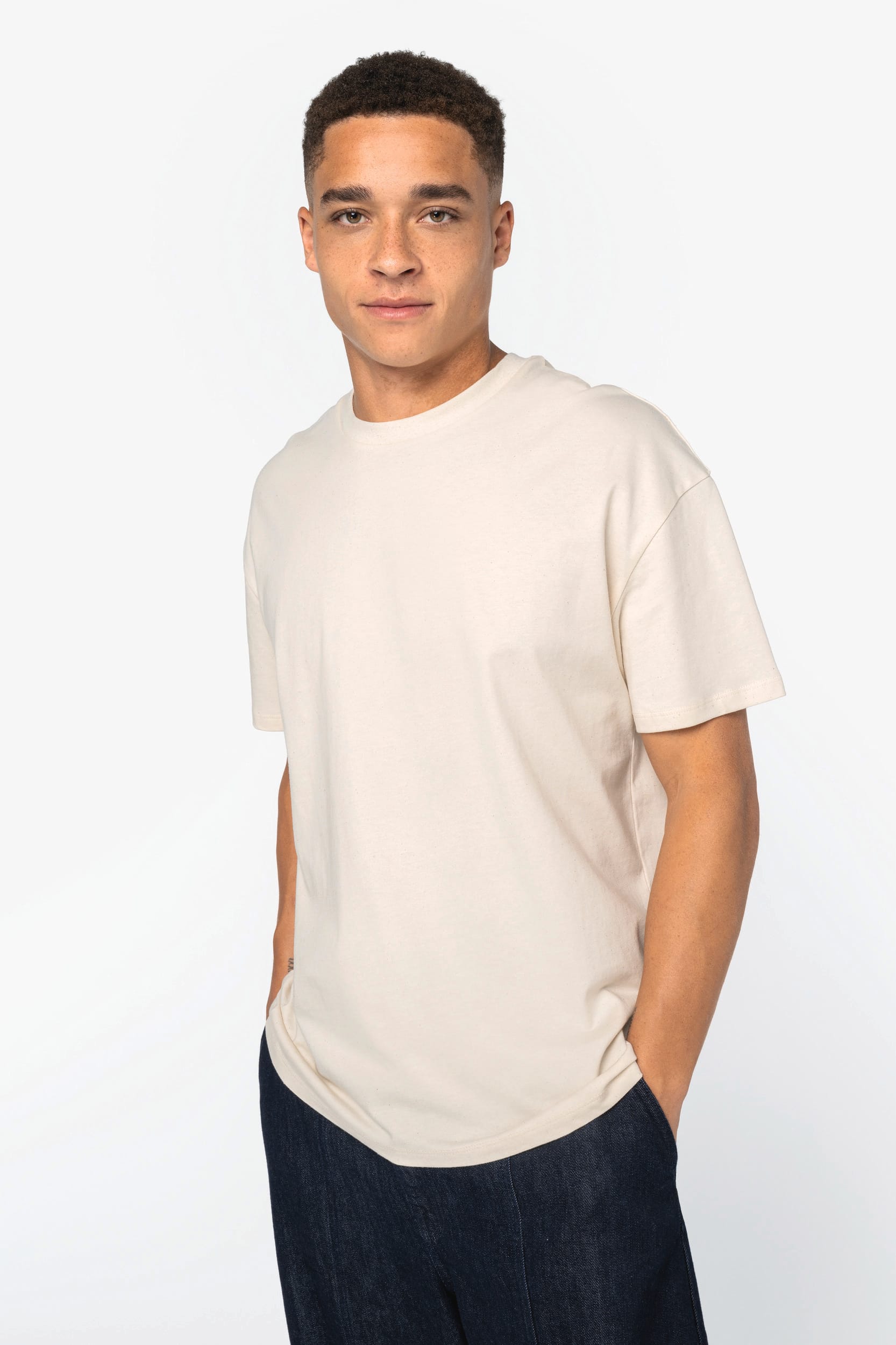 Camiseta ecorresponsable de hombros caídos unisex