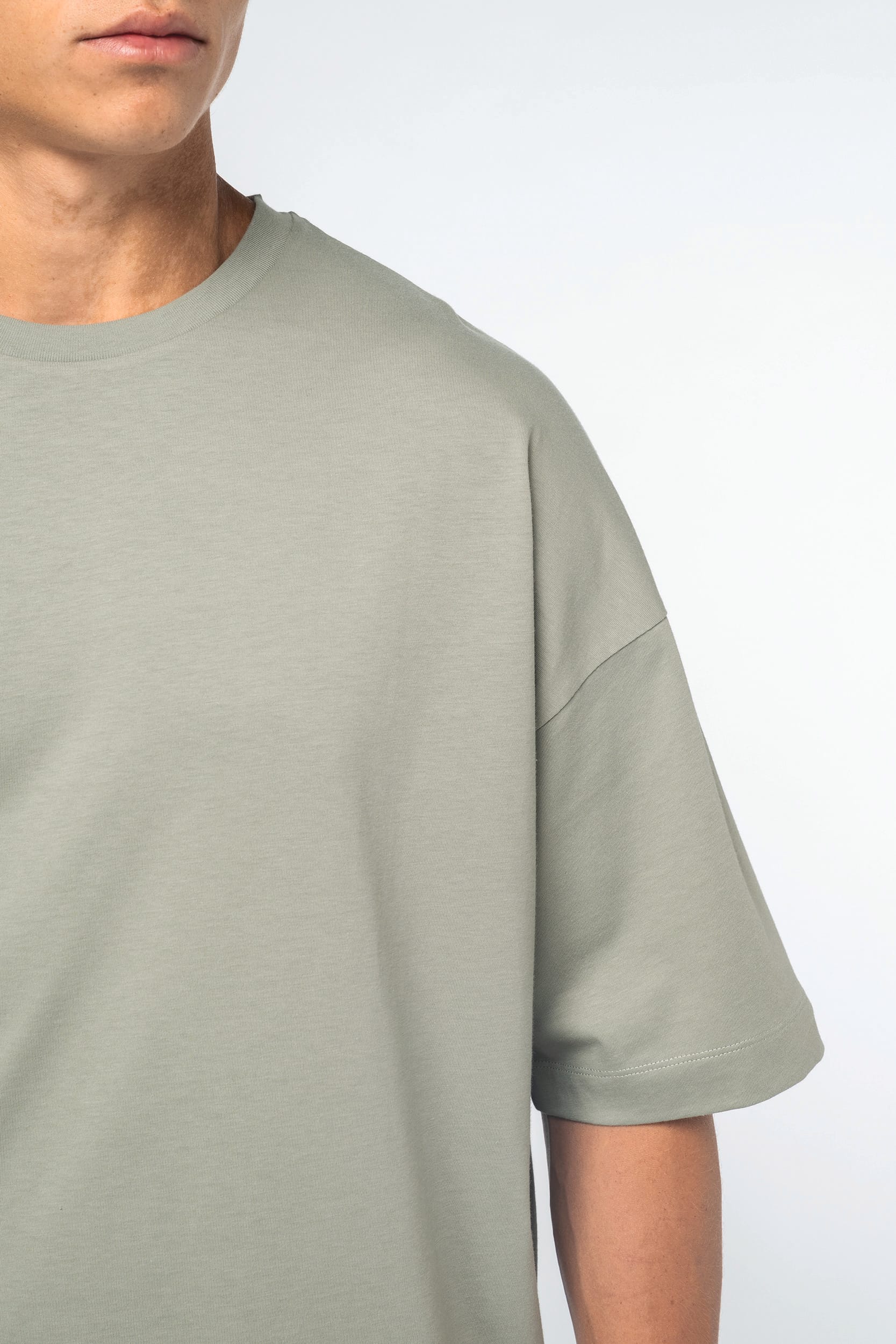 Camiseta sostenible de corte boxy con hombros caídos hombre