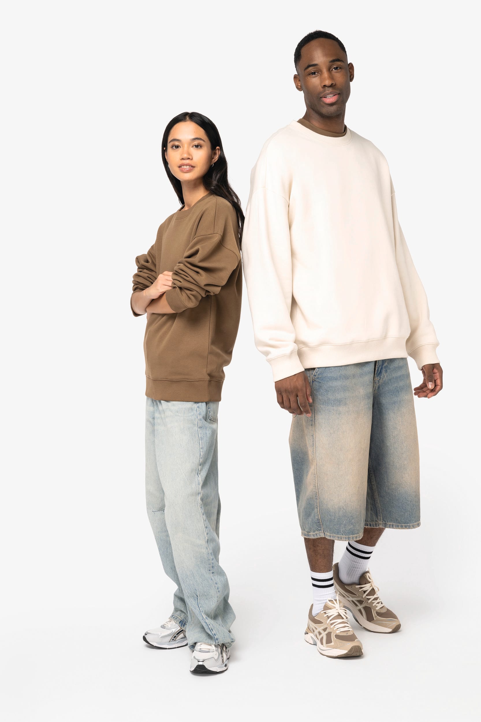 Sweat-shirt écoresponsable à col rond oversize unisexe - Image 2