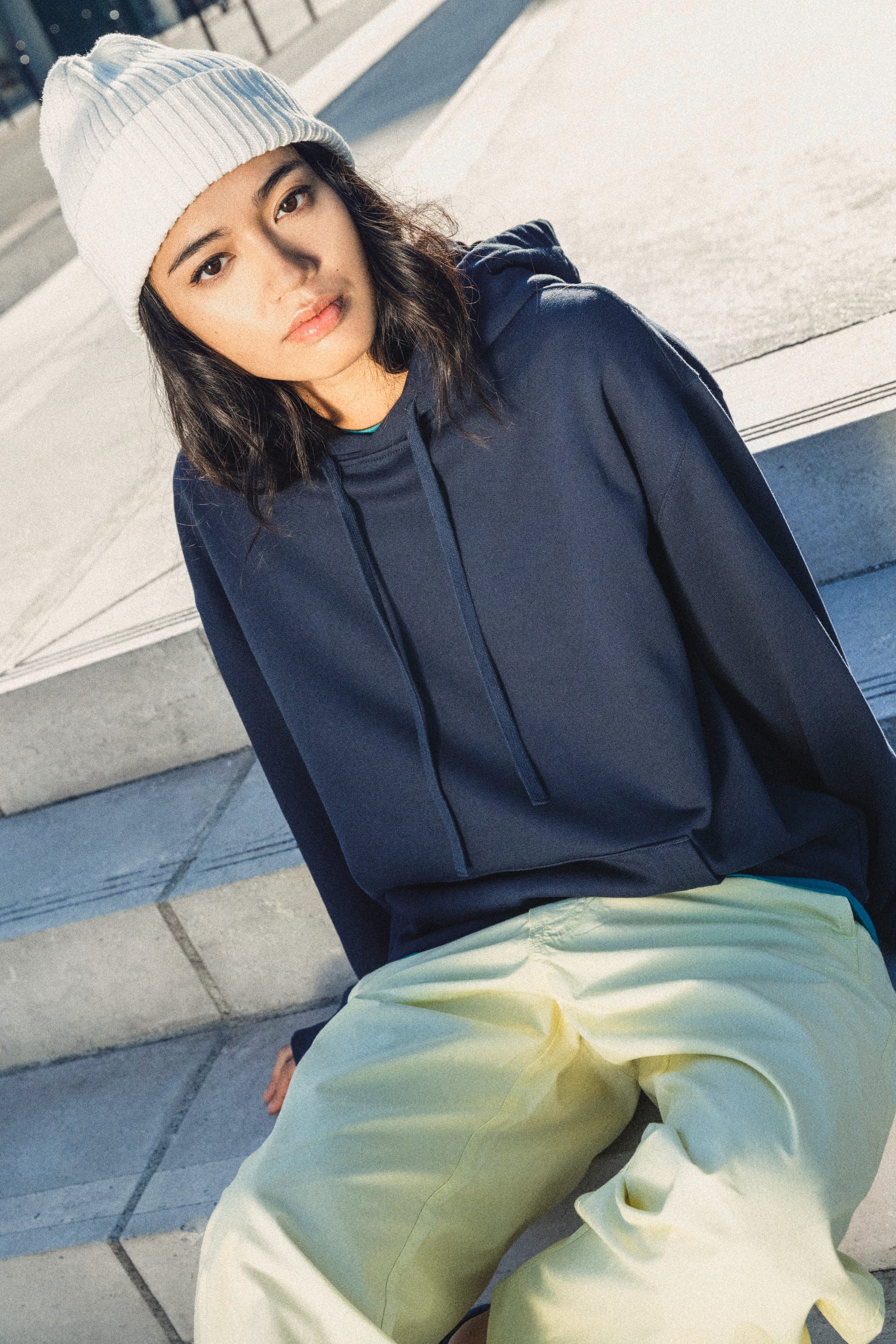 Sweat à Capuche Femme à épaules Tombantes - Coupe Décontractée Avec Poches - 100% Polyester - Pour Usage Quotidien