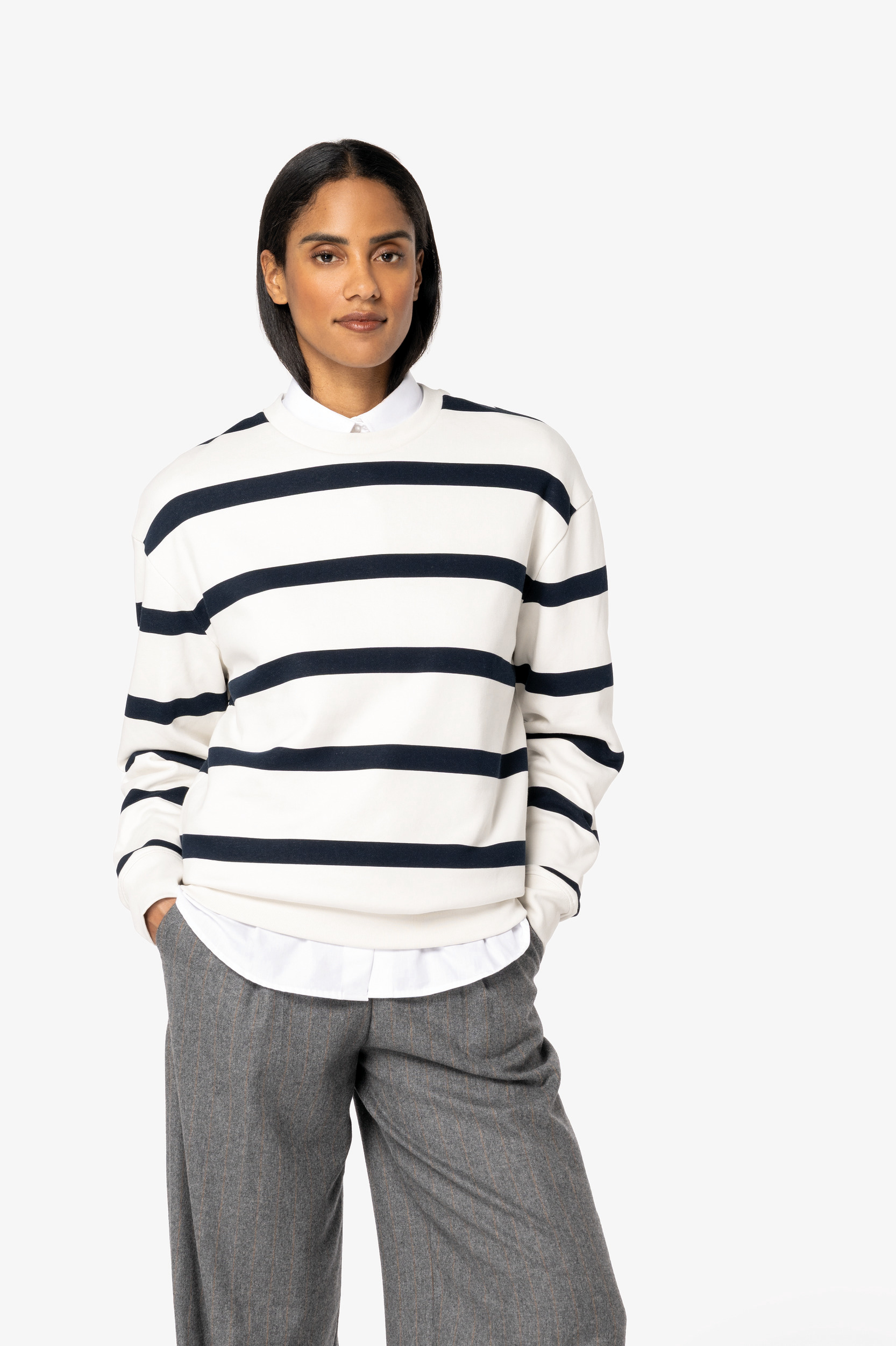 Ecologische gestreepte uniseks sweater met ronde hals en afhangende schouders