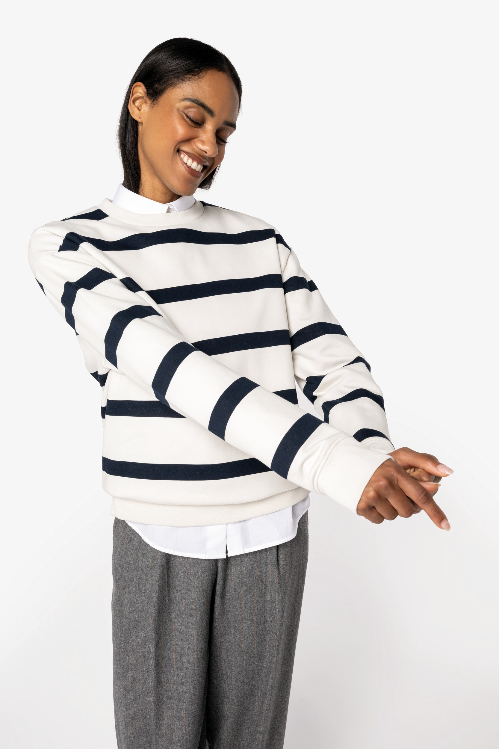 Ecologische gestreepte uniseks sweater met ronde hals en afhangende schouders