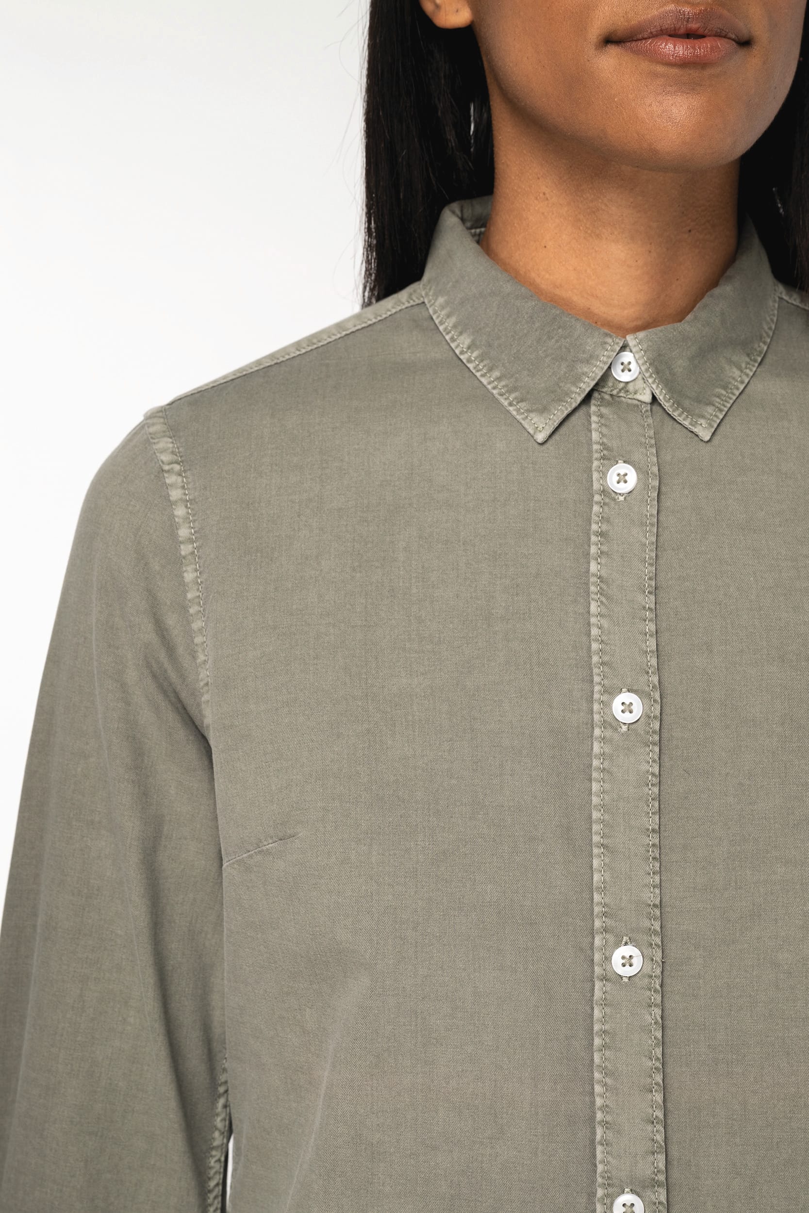 Chemise écoresponsable délavée femme - Image 8