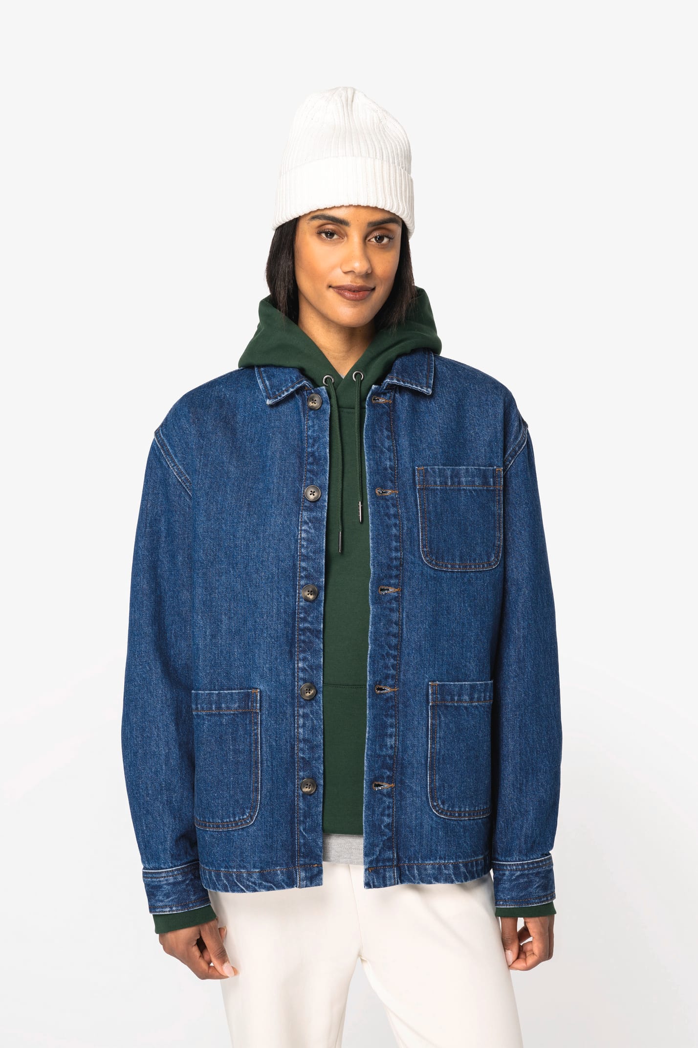 Veste denim portée par une femme