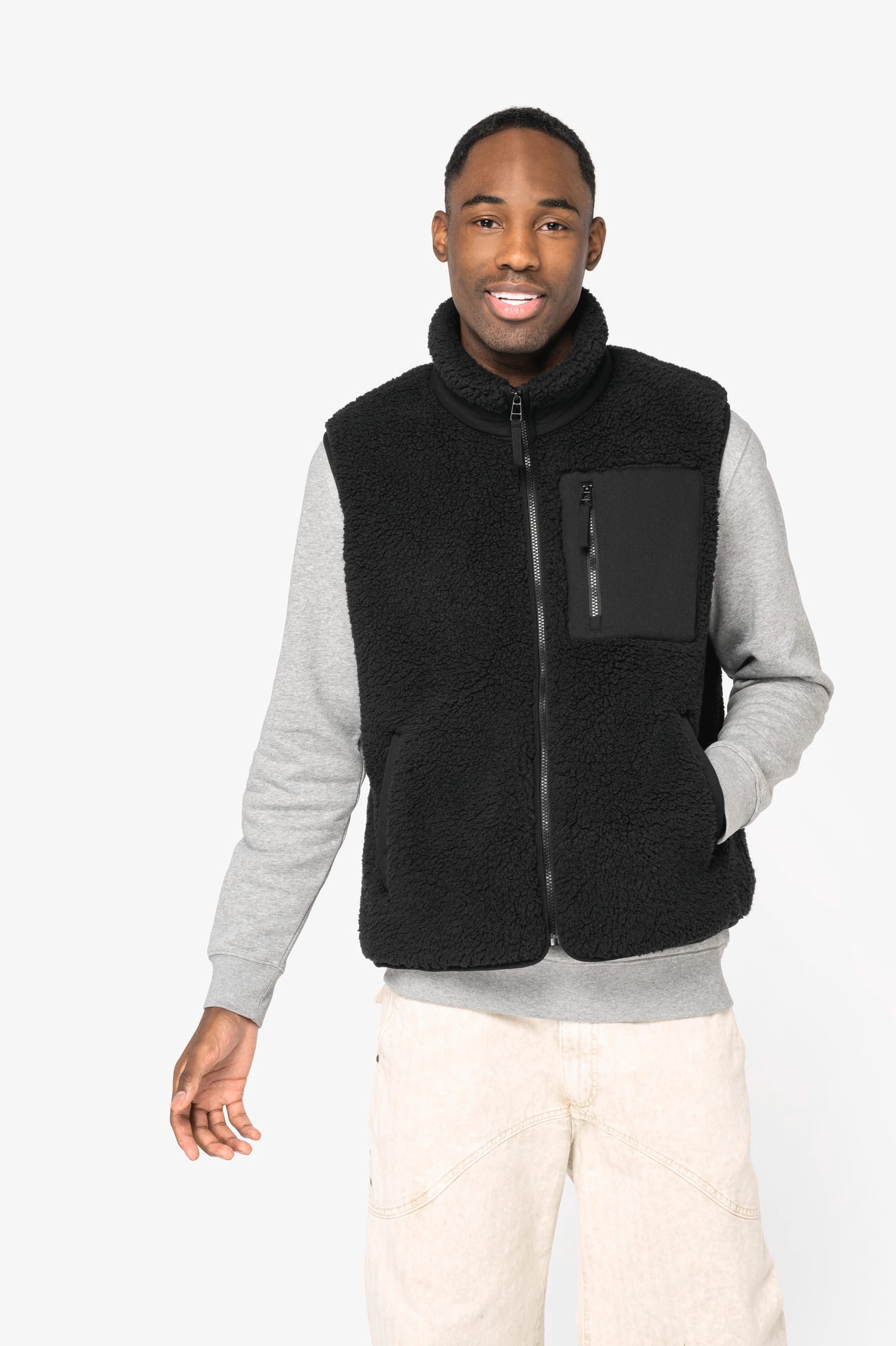 Bodywarmer en sherpa porté par un homme