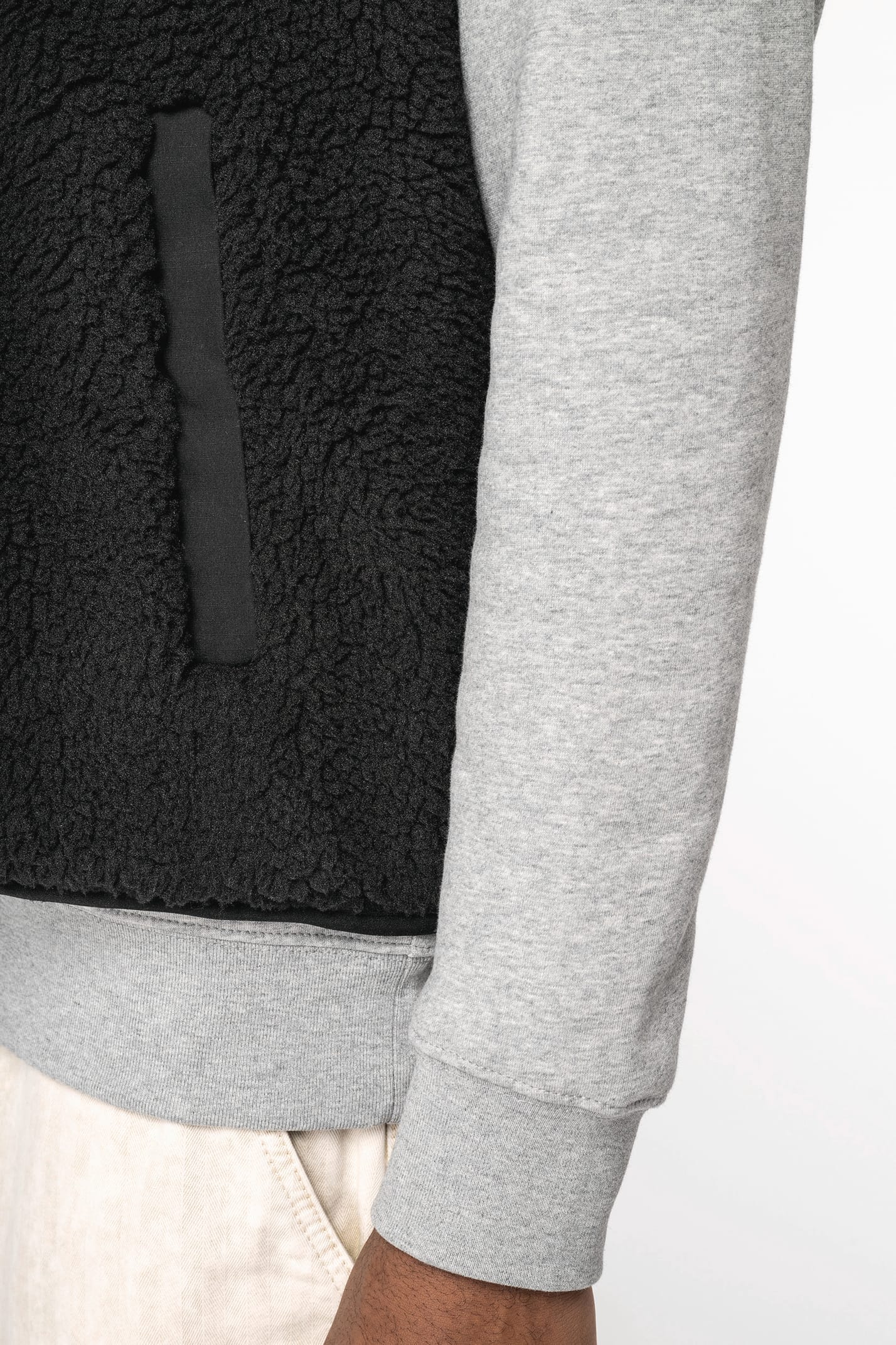 Bodywarmer en sherpa porté par un homme