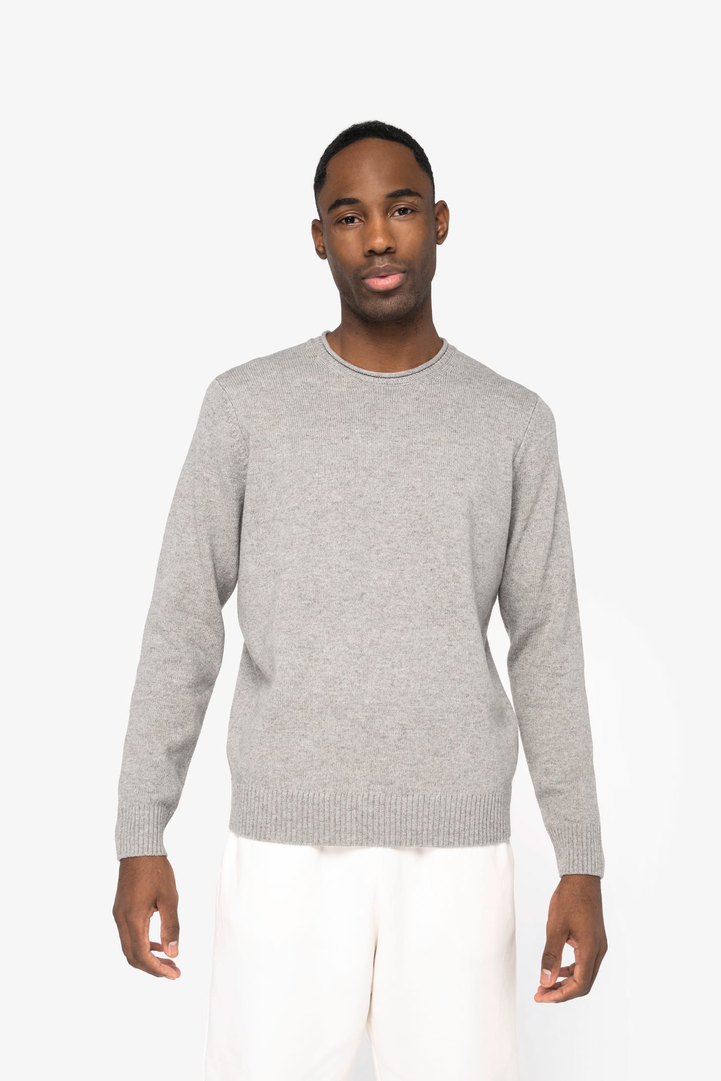 Pull en laine porté par un homme