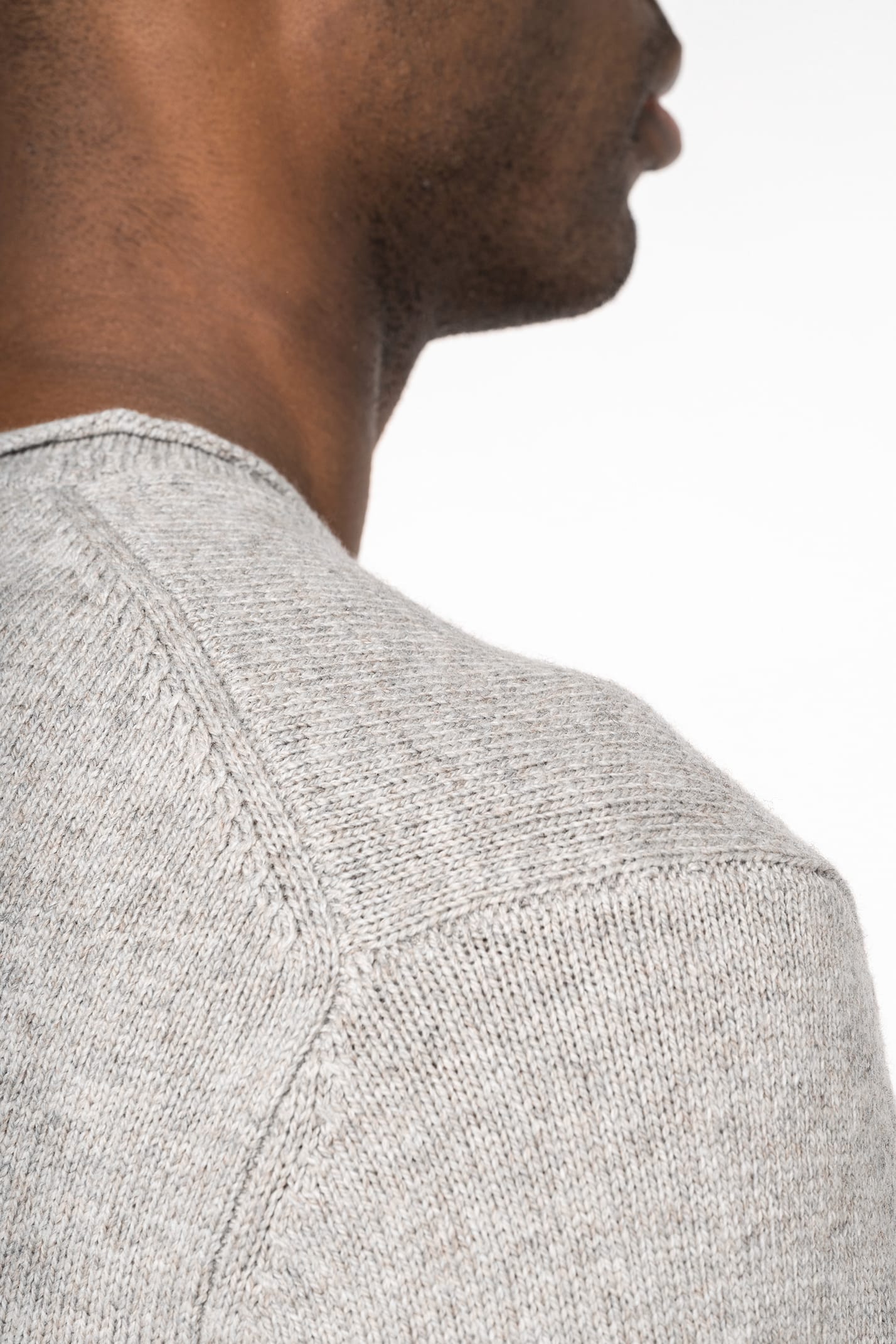 Pull en laine porté par un homme