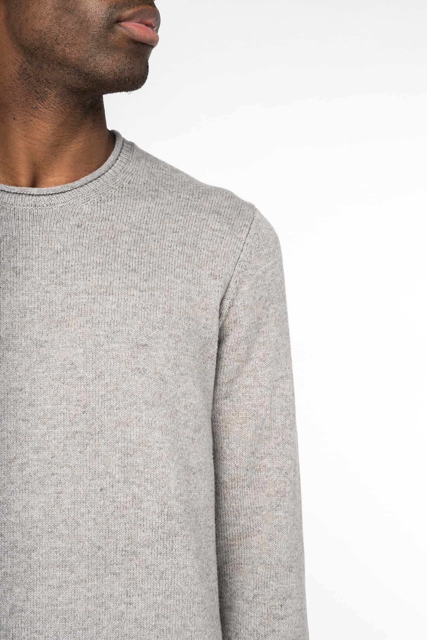 Pull en laine porté par un homme