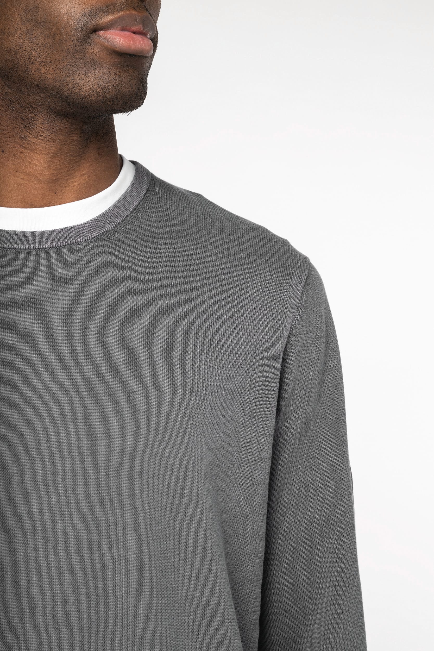 Camisola eco-responsável decote redondo com aspecto lavado de homem