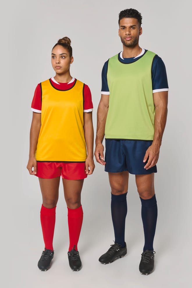 Reversible rugby bib