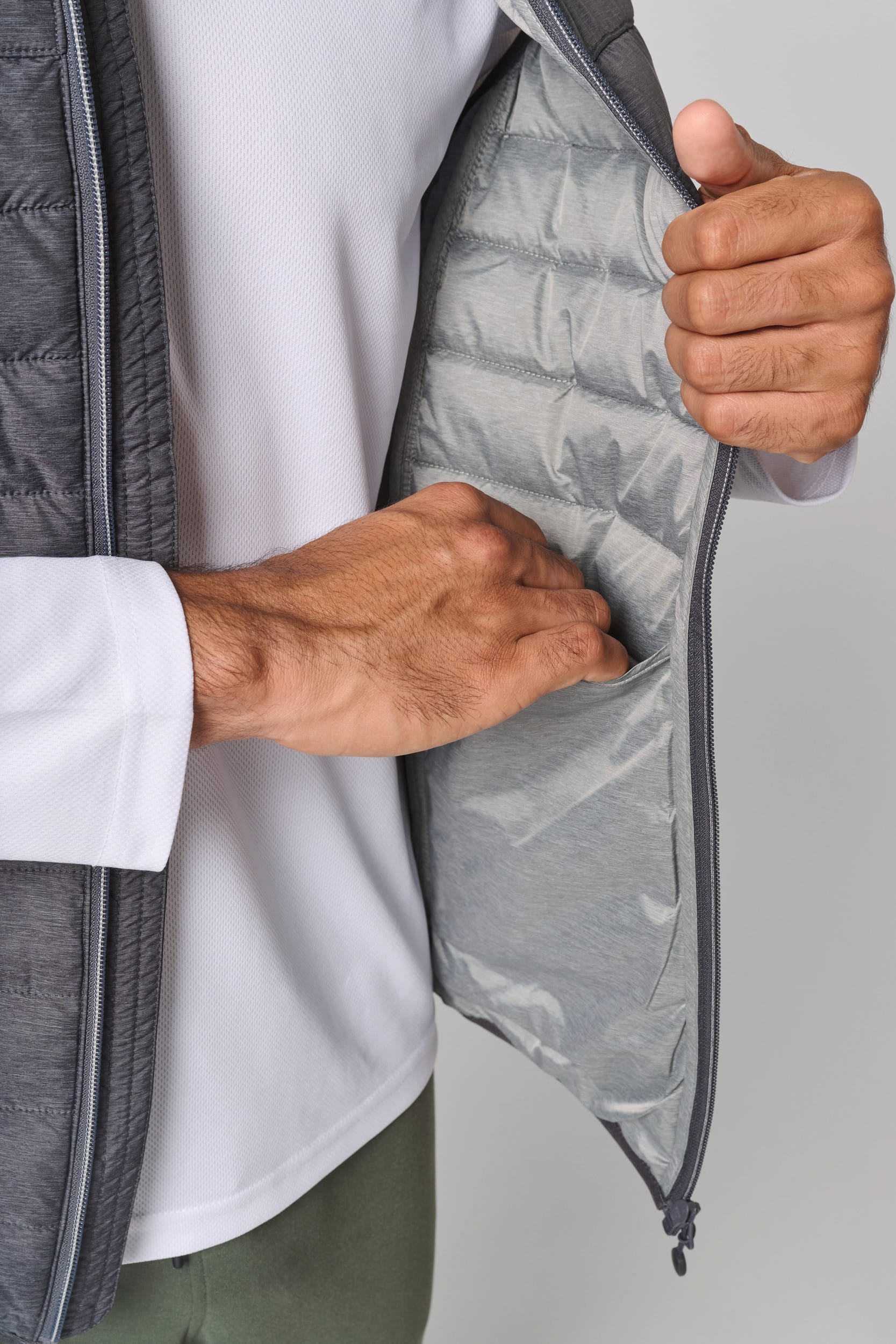 Colete com capuz de adulto