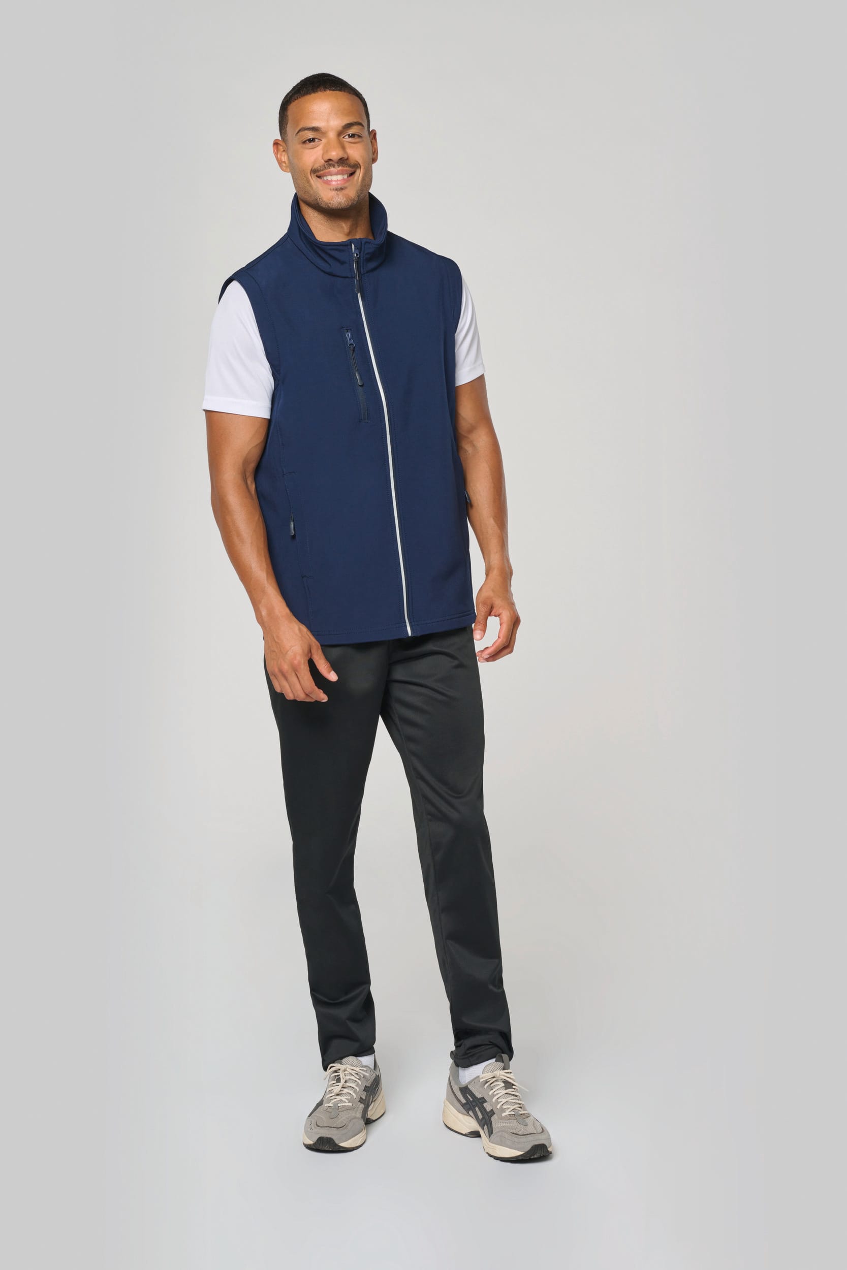 Casaco softshell com mangas amovíveis