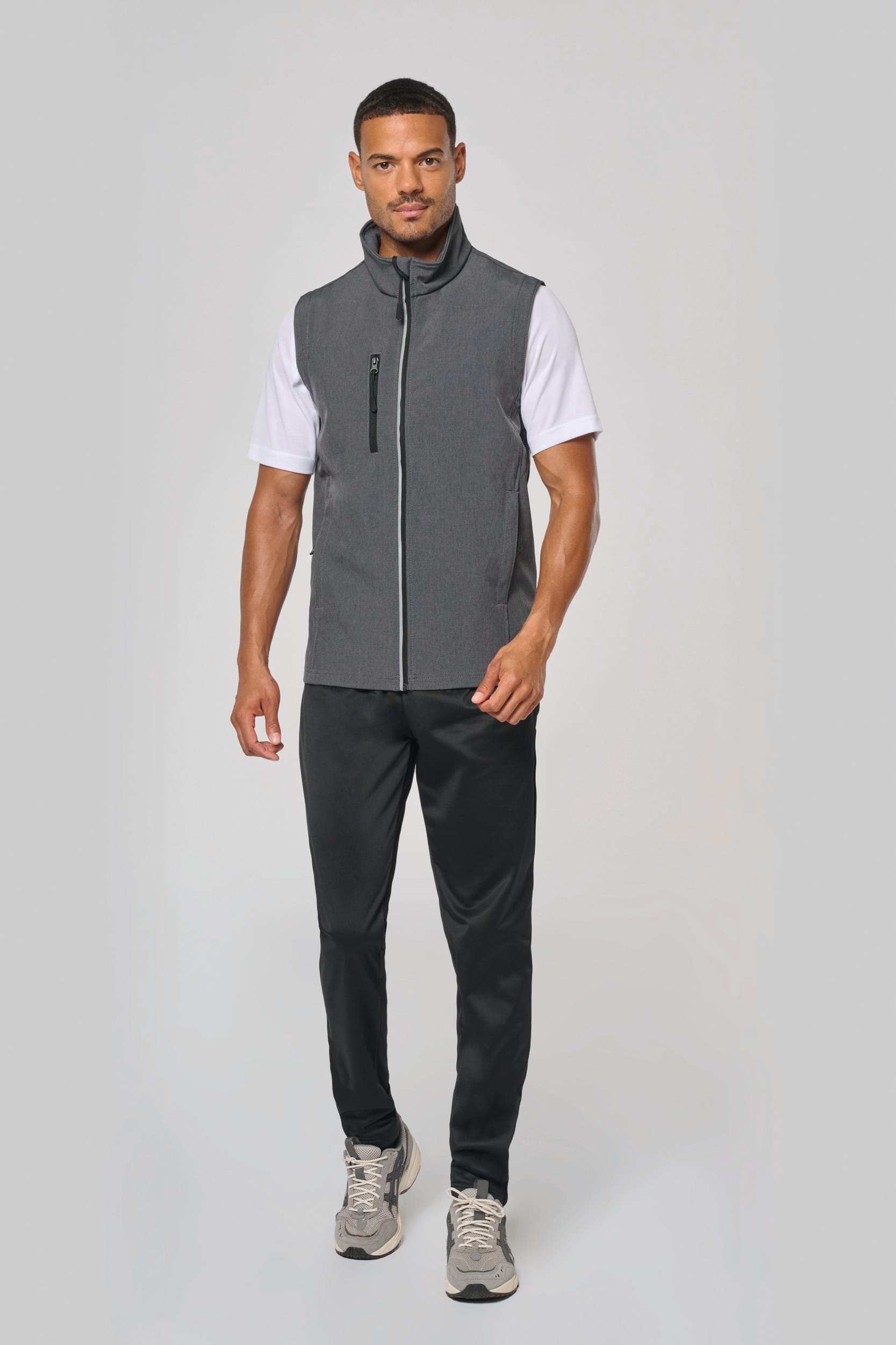 Casaco softshell com mangas amovíveis