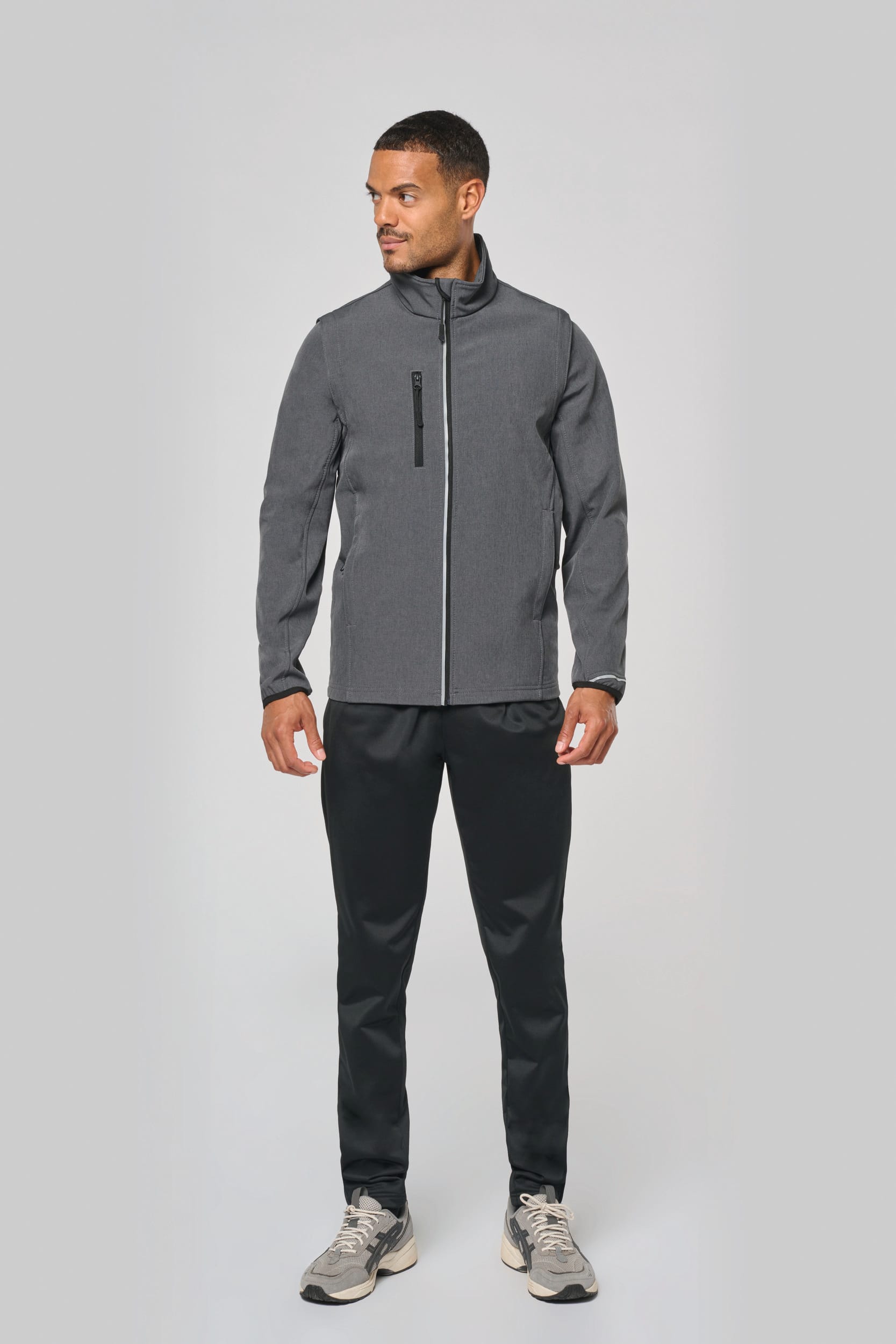 Casaco softshell com mangas amovíveis