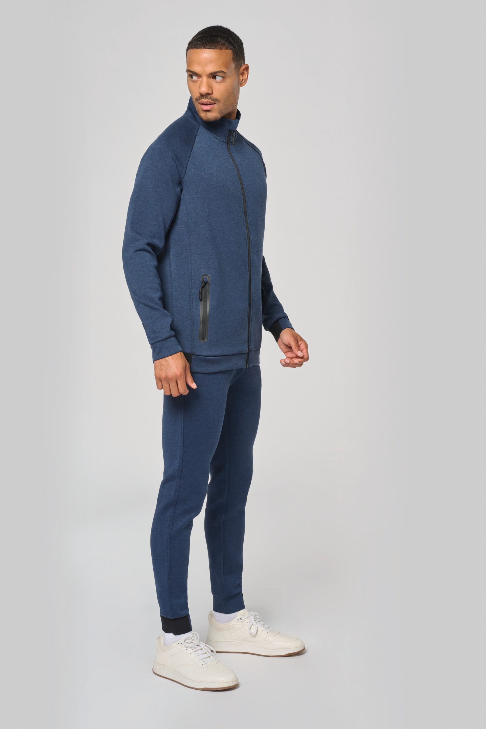 Casaco com gola subida